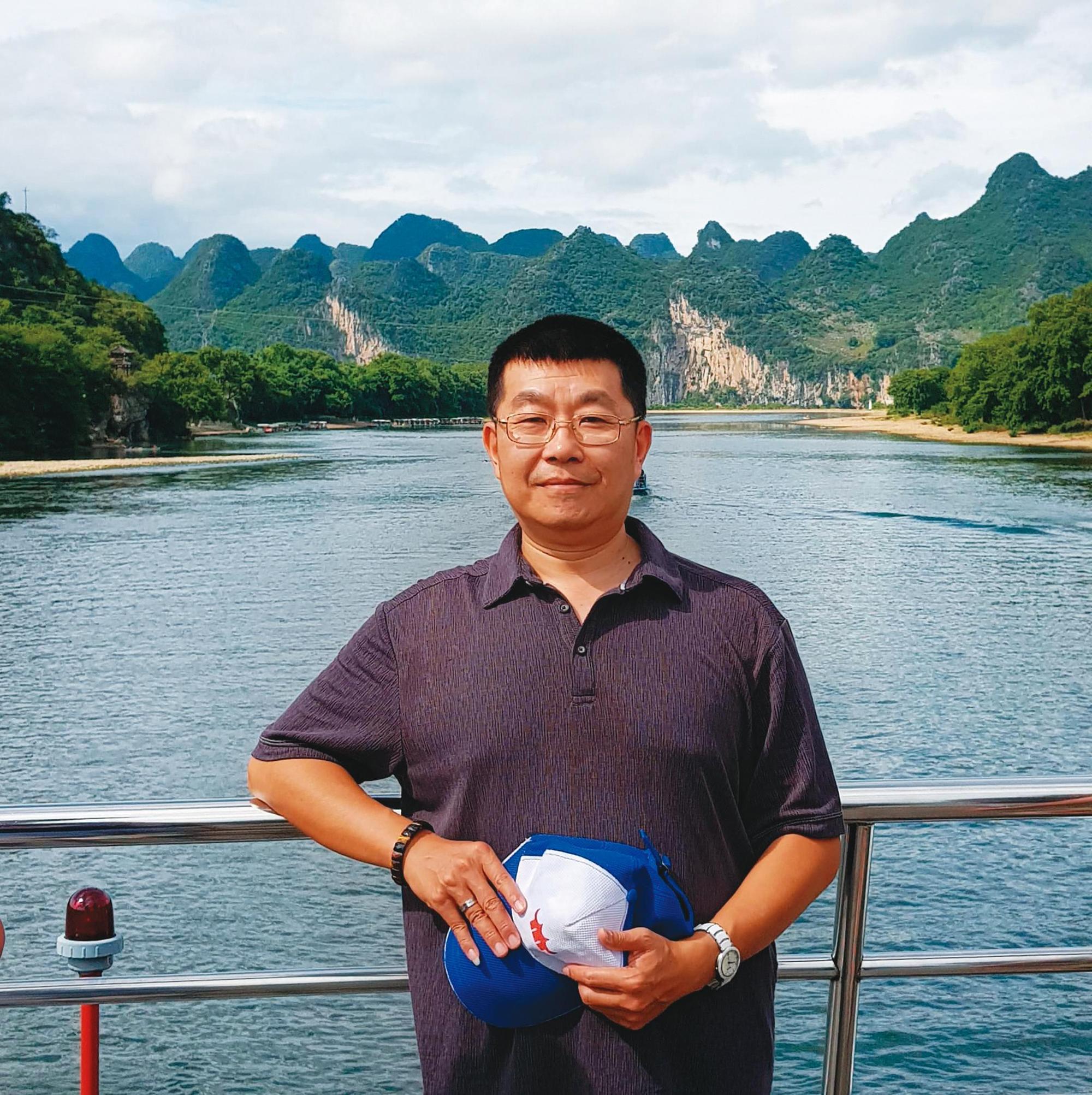 林松宏(圖)為現任新北市教師會副理事長,與理事長鄭建信關係密切。(翻攝林松宏臉書)