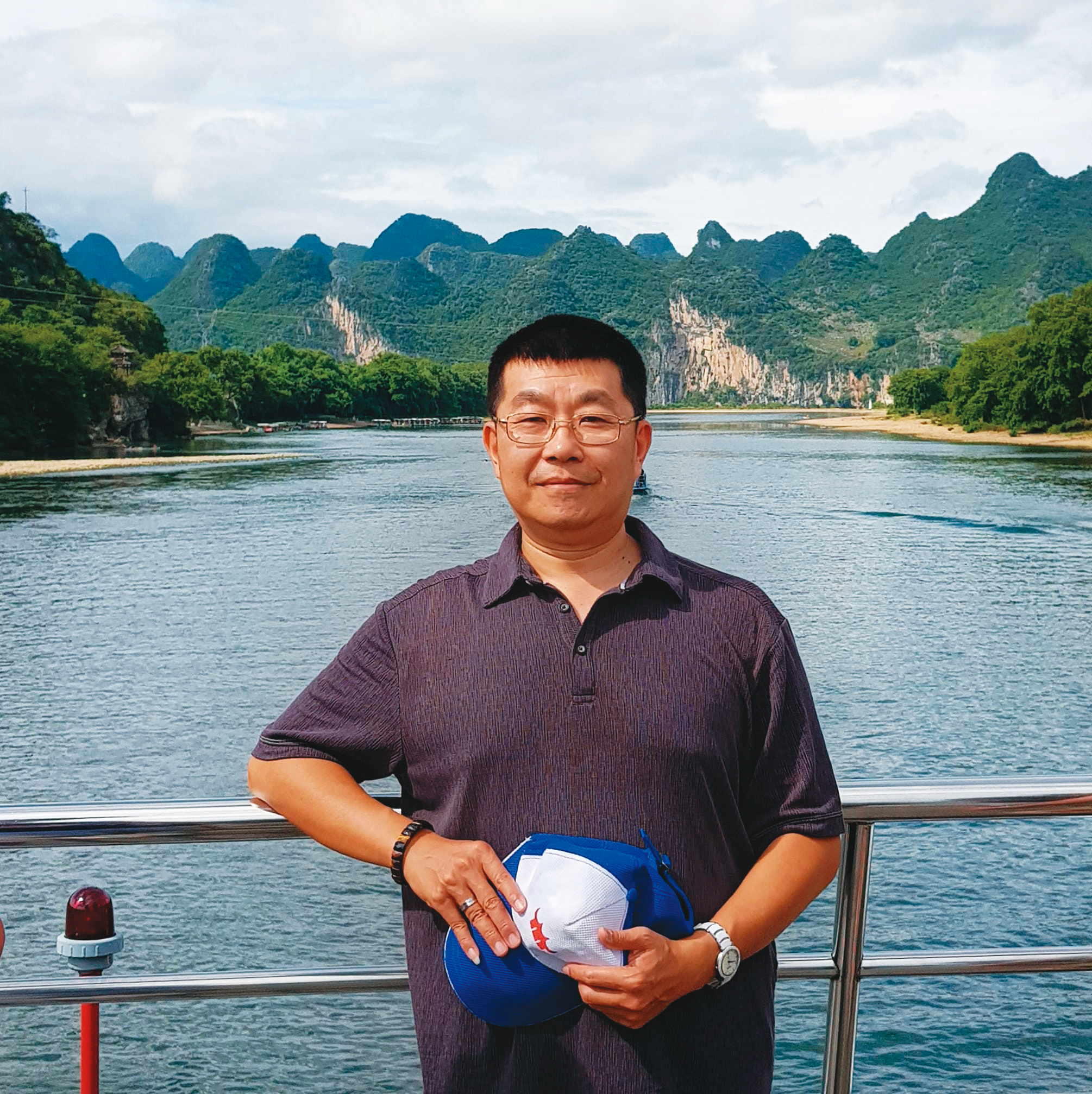 林松宏（圖）為現任新北市教師會副理事長，與理事長鄭建信關係密切。（翻攝林松宏臉書）