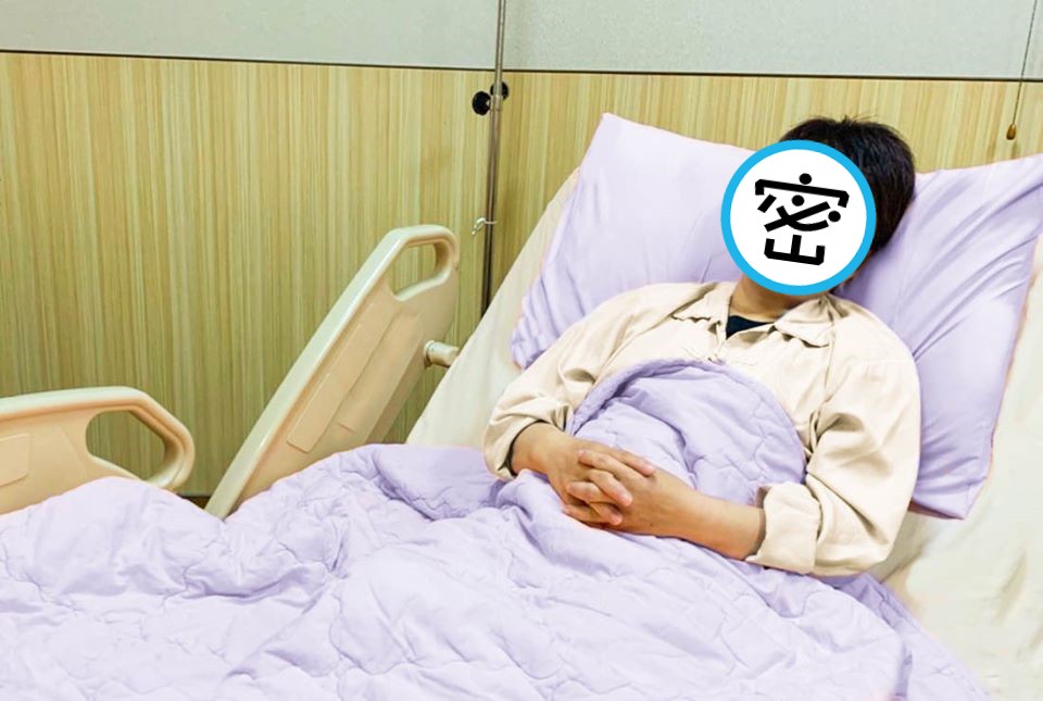 盧秀燕手術後近況曝光，照片中的她臉色紅潤，看起來氣色不錯，不過她卻自爆是用「美顏APP修圖」。（翻攝自盧秀燕臉書）