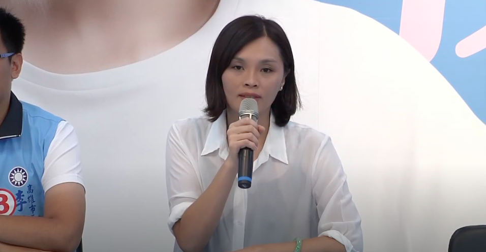 李眉蓁召開記者會回應論文抄襲疑雲,竟說出「我終於知道韓國瑜市長的心情,跟許崑源為什麼從17樓跳下去。」(擷取自網路)