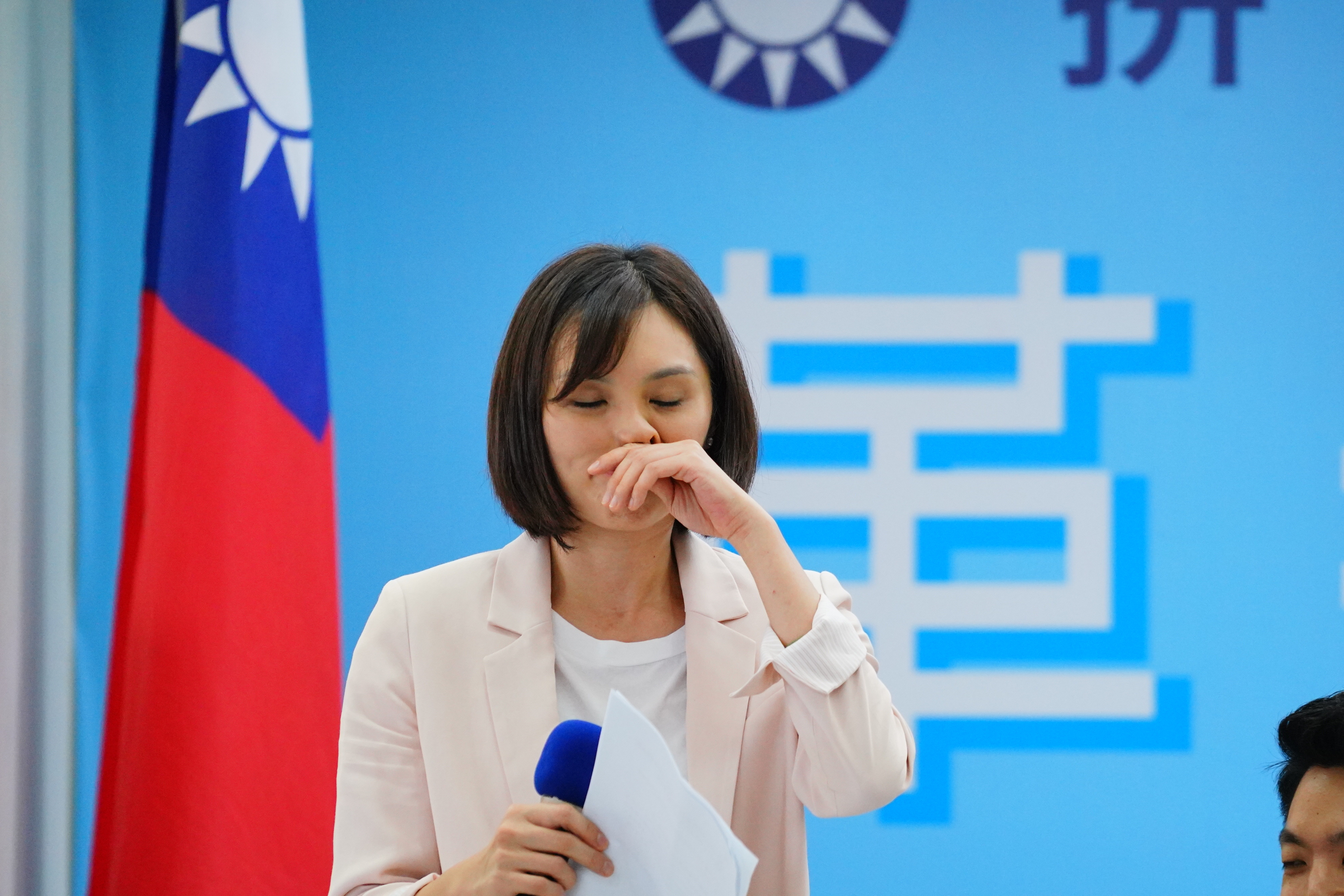 Wecare高雄不僅呼籲江啟臣跟高雄市民道歉，更要李眉蓁退選。