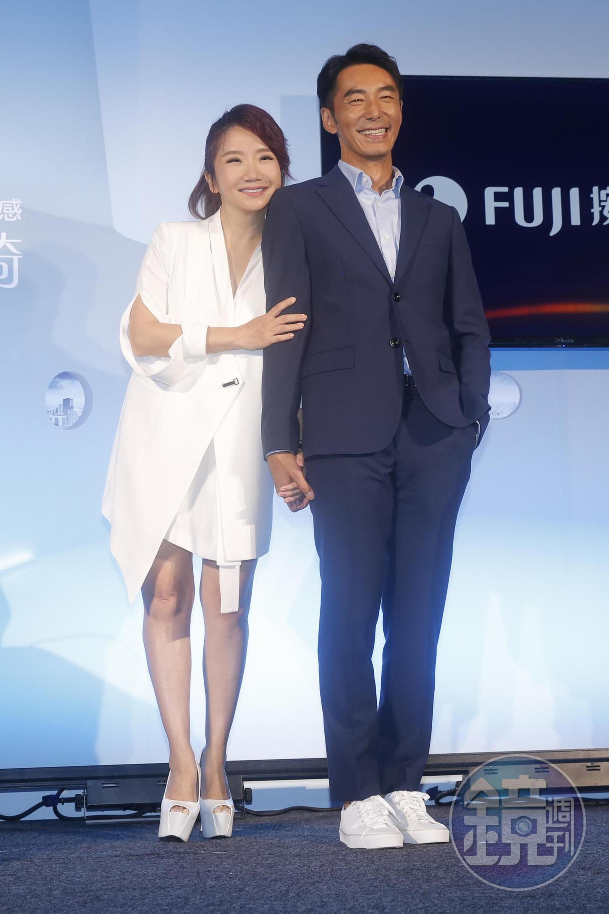 李李仁稱讚陶子現在的主持狀態更自然、更放得開,也讓來賓聽得舒服。