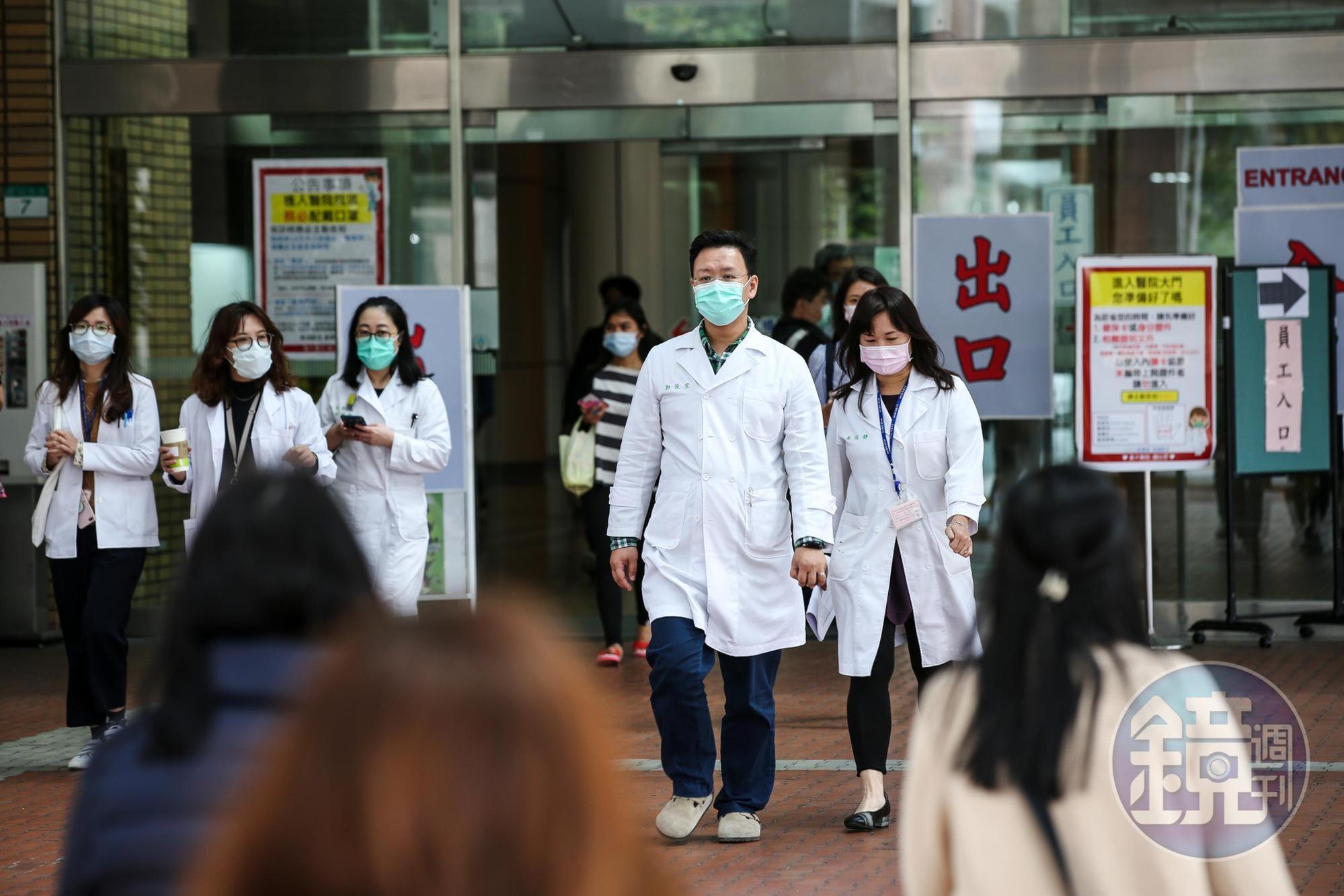 衛服部宣布自8月1日起重啟「國際醫療服務」引發民怨。（示意圖，非新聞當事人）