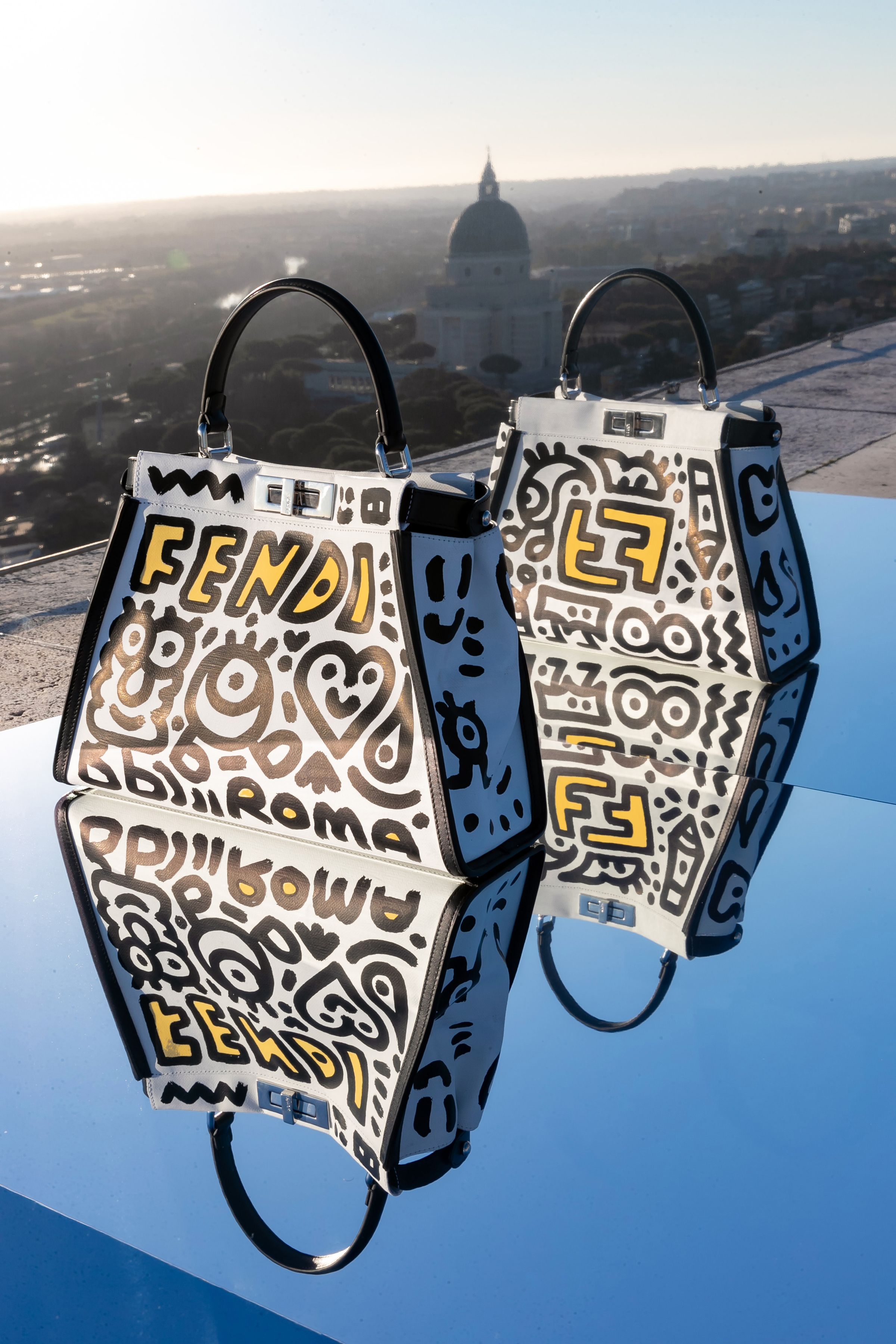 .Peekaboo bag by Mr.Doodle。價格店洽（FENDI提供）