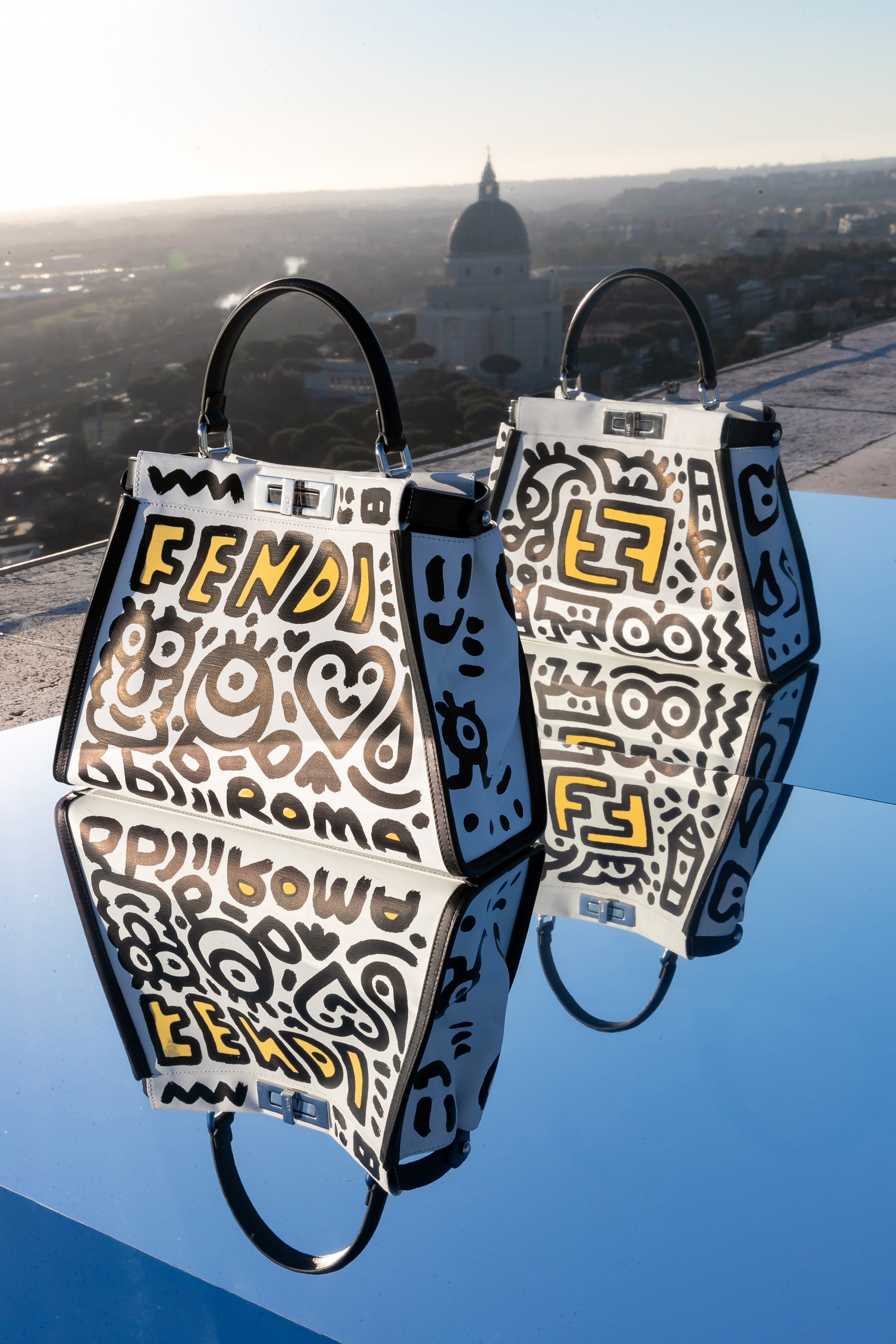 .Peekaboo bag by Mr.Doodle。價格店洽（FENDI提供）