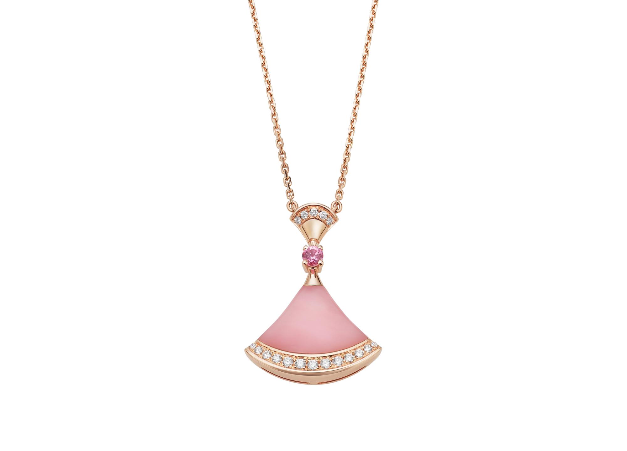 Divas’Dream系列七夕限定款粉紅蛋白石、粉紅剛玉與鑽石項鍊。NT$119,500。(寶格麗提供)