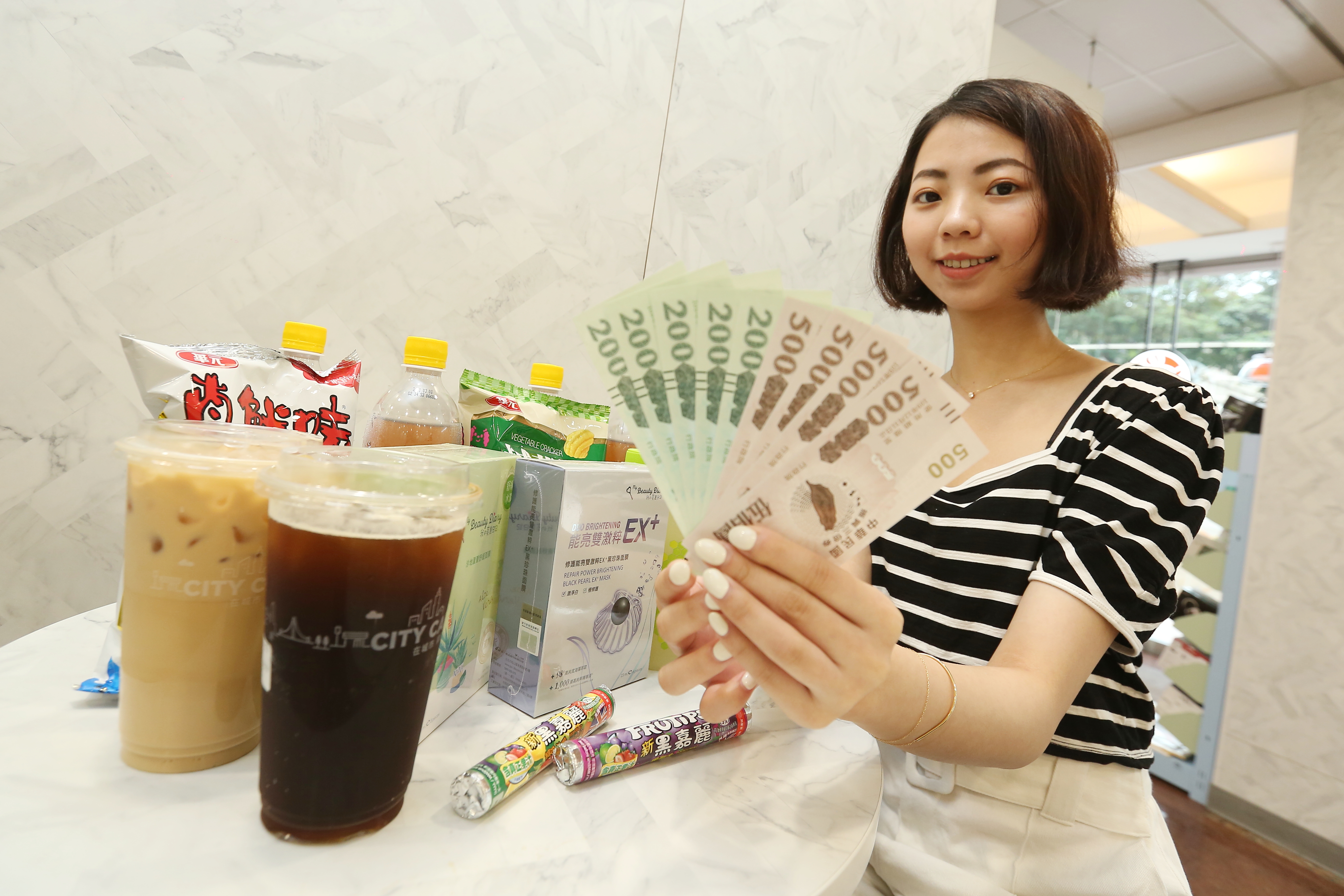 逾7、8成的消費者擁抱實體振興券，可集合起來消費，使用更方便。