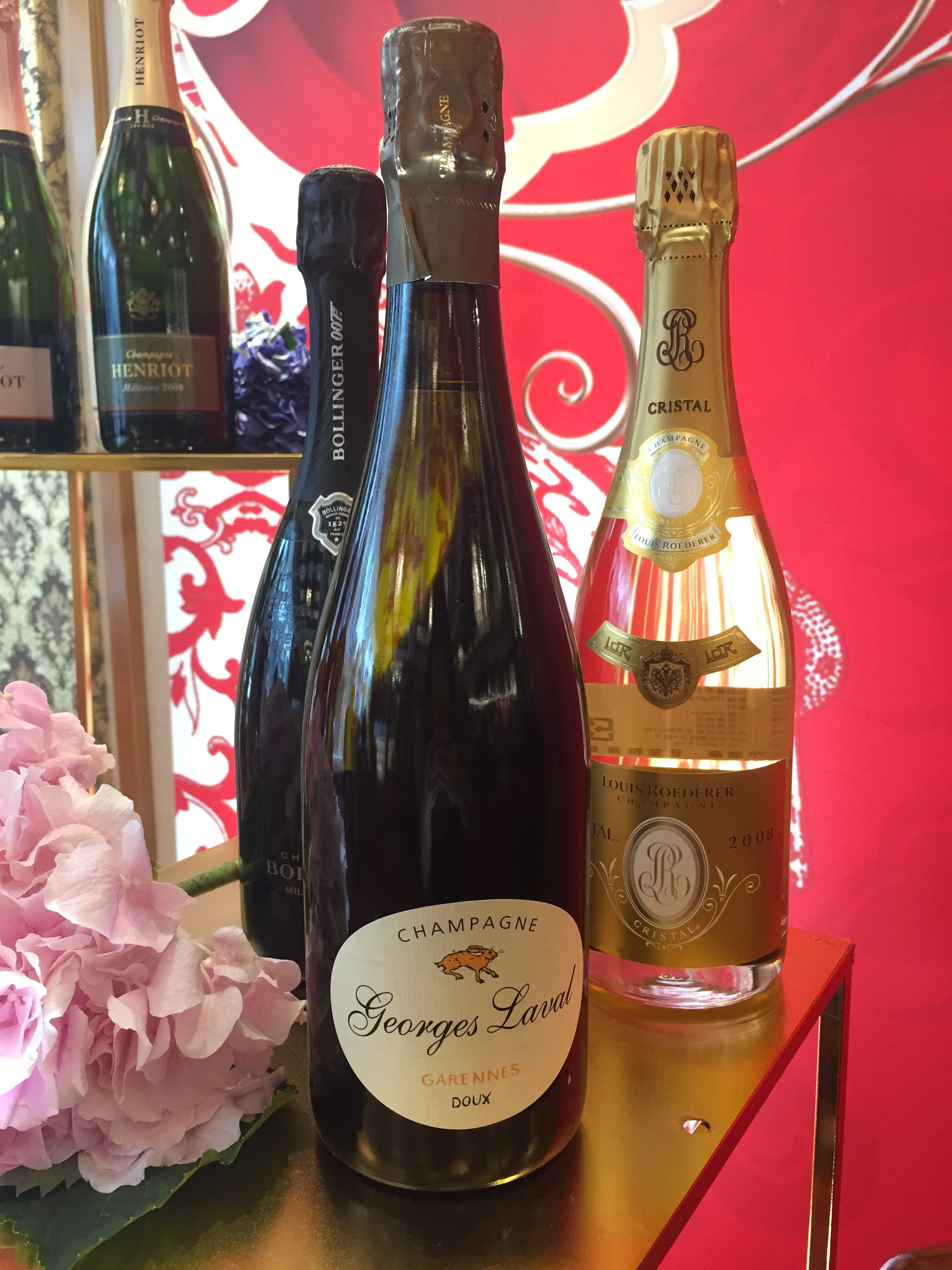 香港龍景軒供應的「Champagne Georges Laval Garennes Doux」，現在在大三元也喝得到。