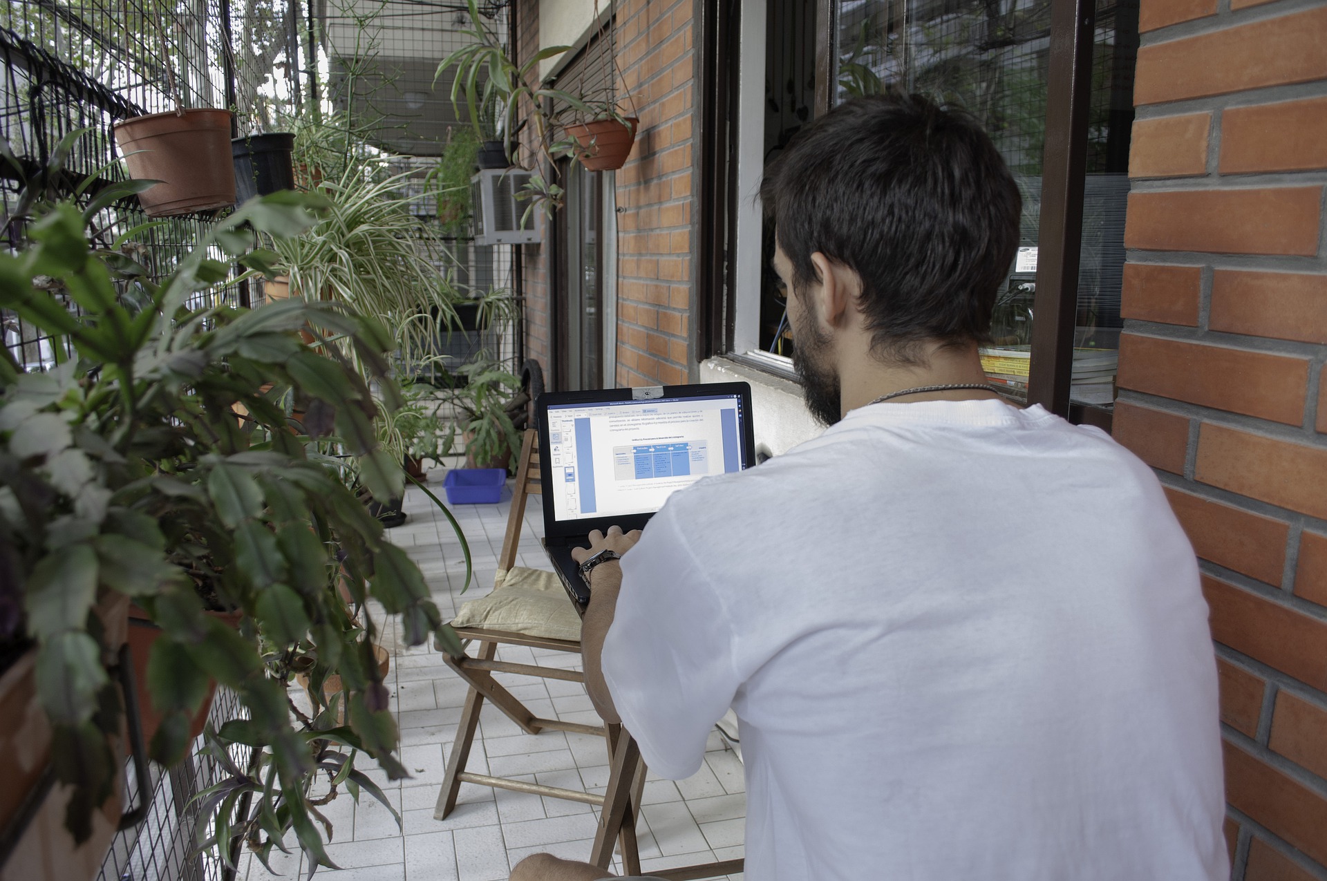 全德國最大的雇主之一西門子宣布，一週內有3天員工可自行在自認生產力最高的地方遠距工作。（imperioame from Pixabay）