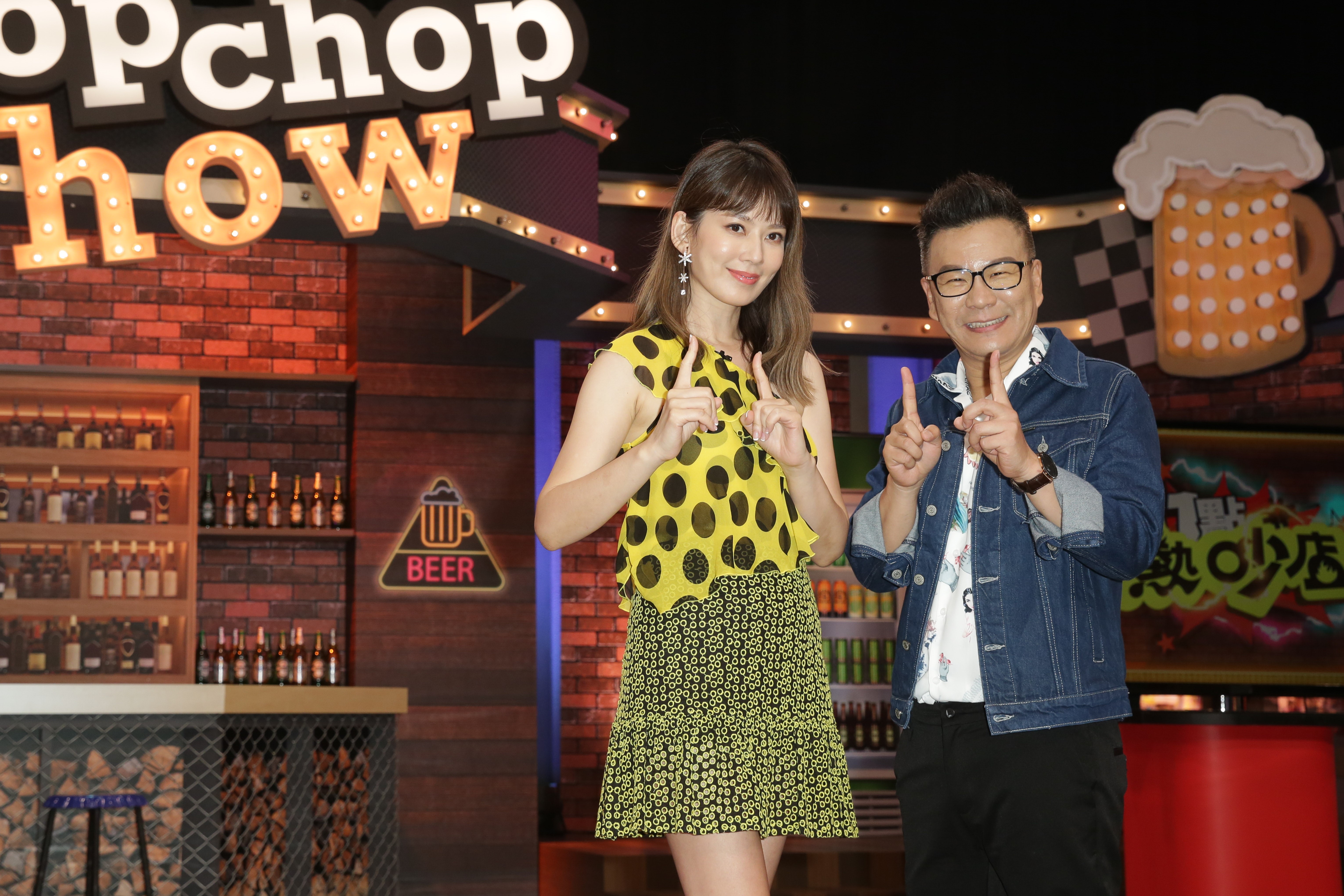 沈玉琳、Melody兩人首度搭檔主持，高反差成效果。