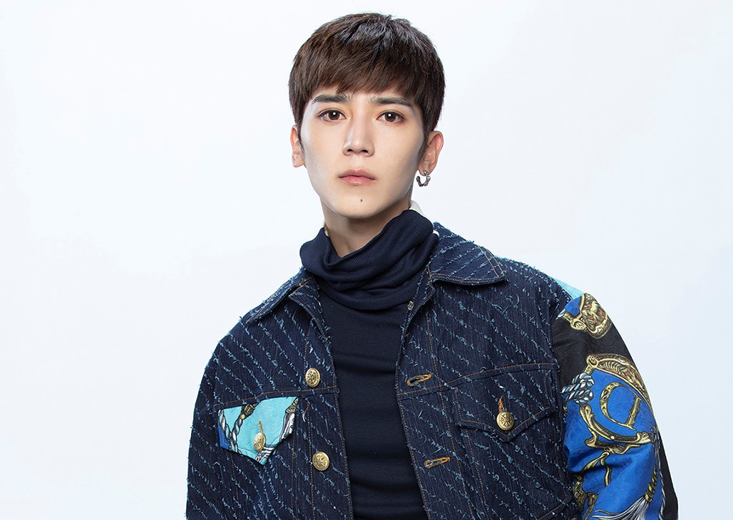 出道滿10週年，畢書盡舉辦虛擬演唱會《HyperLIVE 2020：Bii Alive》，但開唱前喉嚨發炎。（KKBOX提供）