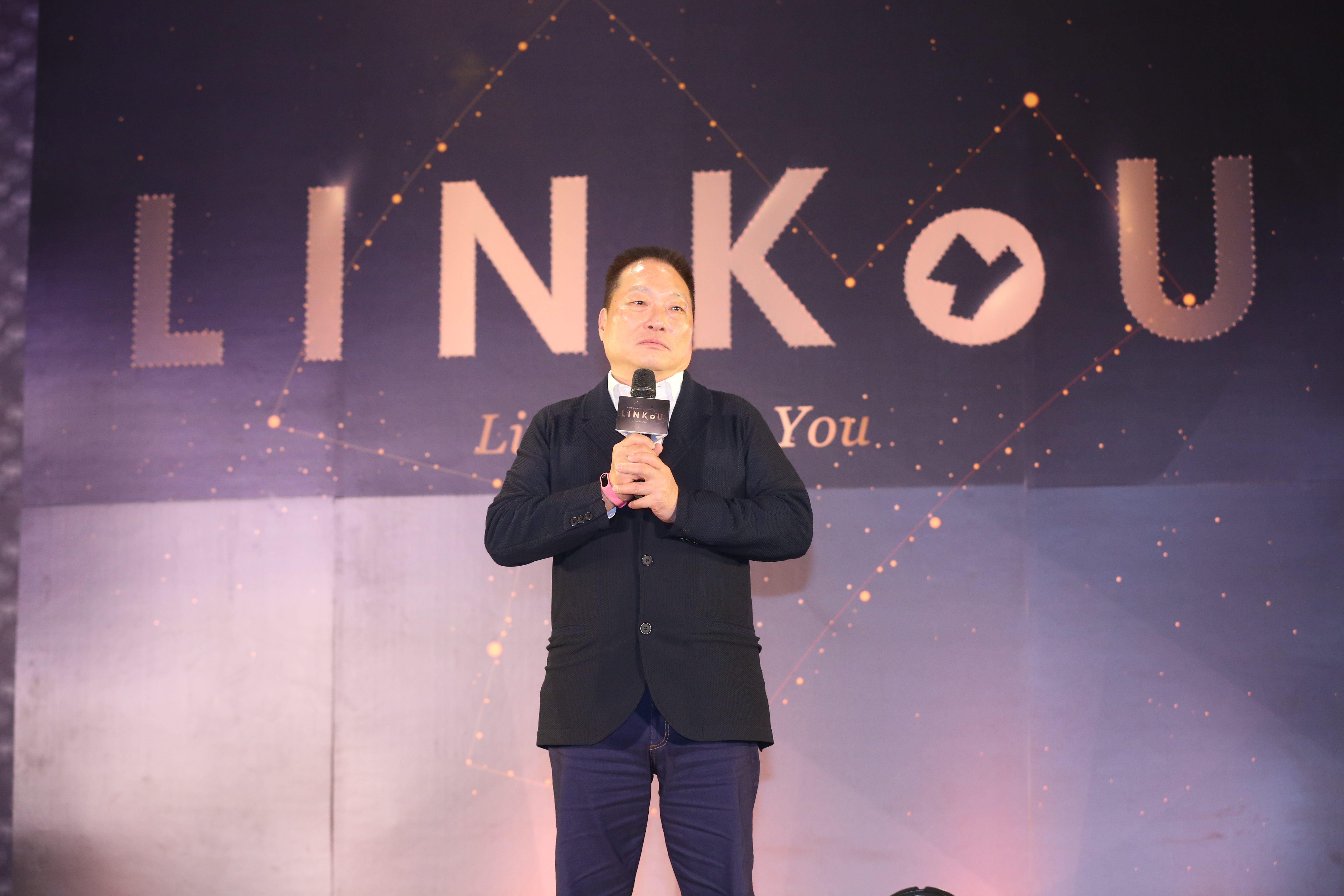 後疫情時代，王令麟看好網購商機，預言全球產業分配將重新調整。