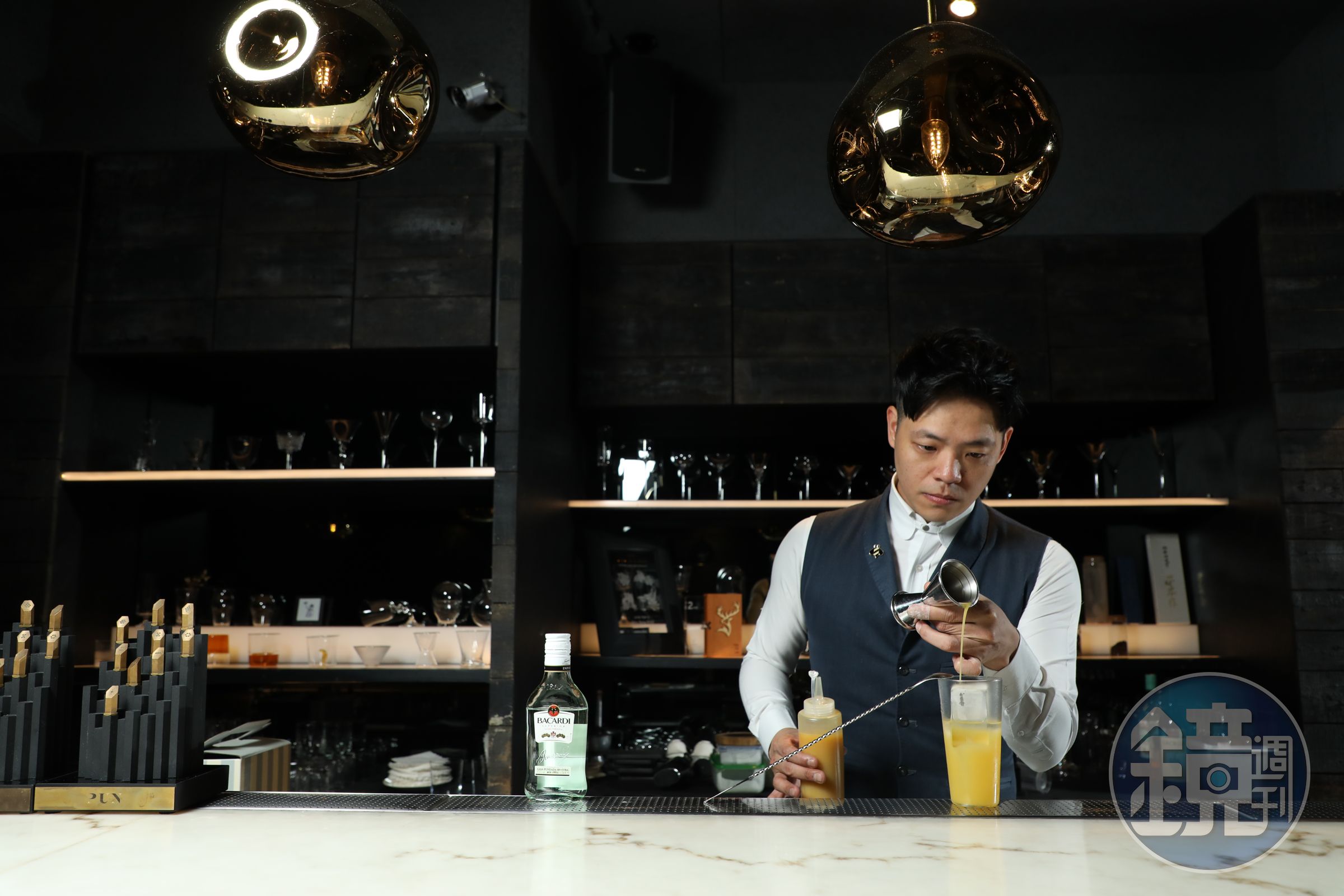 House（房石庭）調酒手法細膩，巧妙把玉米濃湯化為輕鬆易飲的調酒。