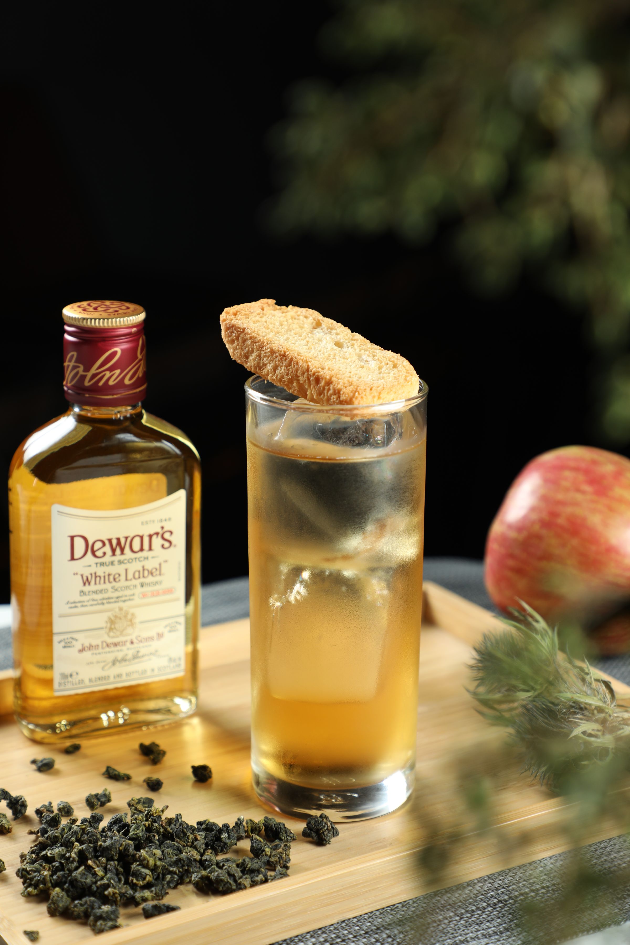 「Dewar's Cherry Blossom」乍看是老人茶割，入口卻有活潑果香。（To Infinity and Beyond，899元／4杯份）
