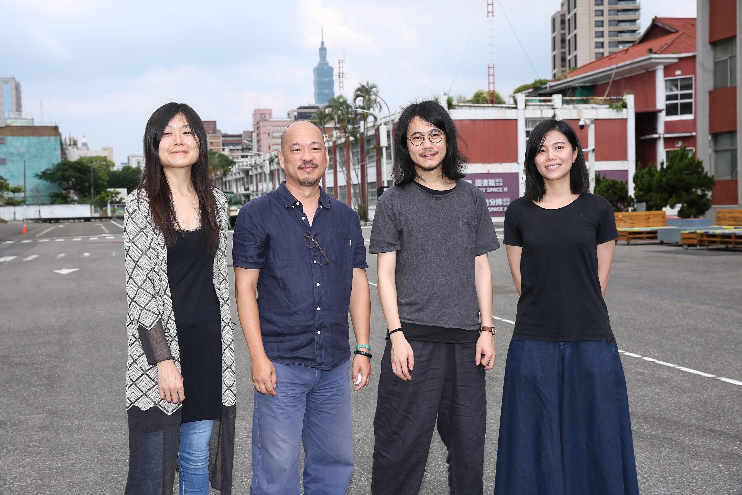 金馬獎得主周震（左二）與林君昵（右起）、黃邦銓和王榆鈞（左一）因拍片培養出好默契，一起參與台北電影節「電影正發生：聲音設計」工作坊活動。 