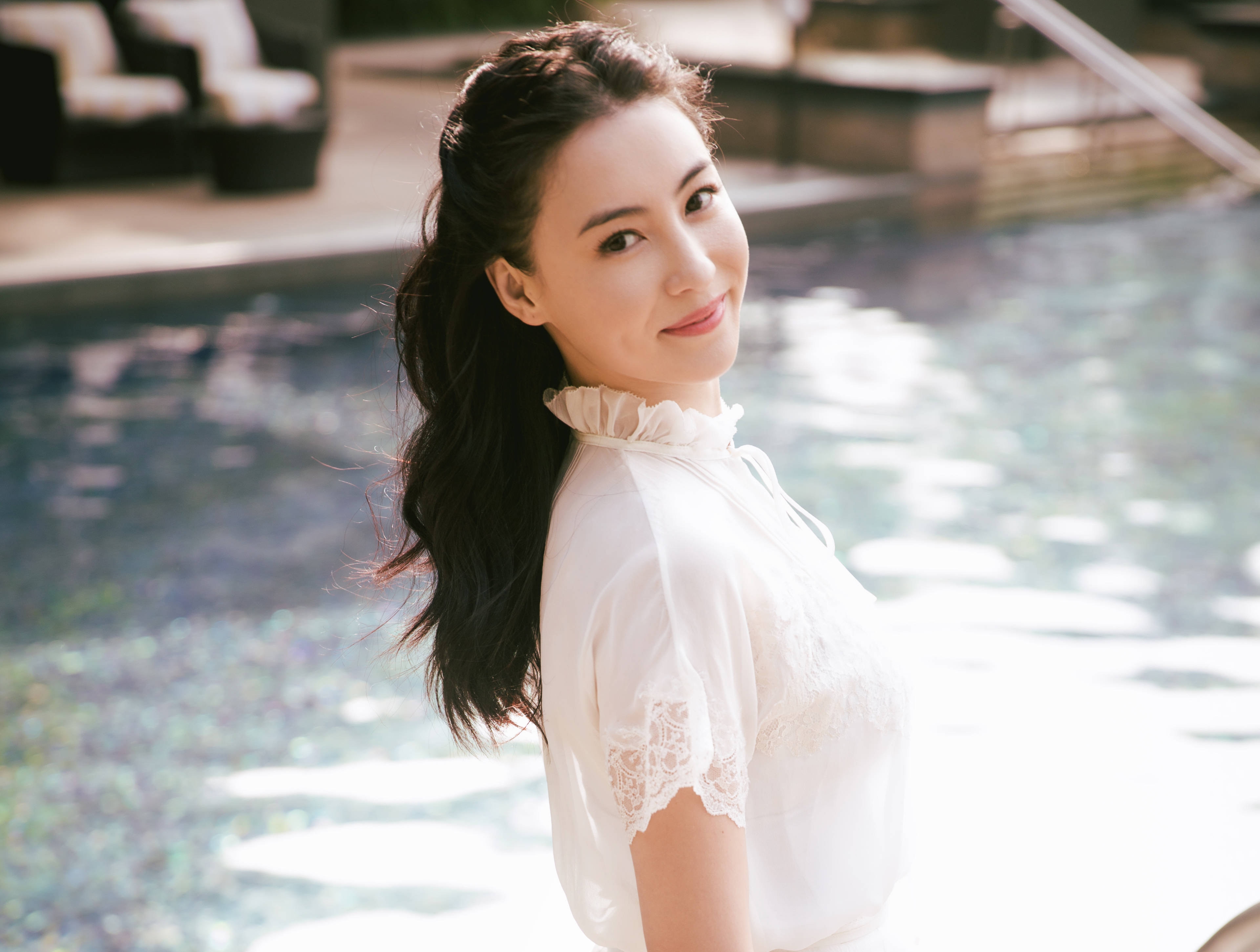 張栢芝被前經妃人余毓興告上法院，指控張栢芝違反合約，要求歸還片酬及作出賠償。（翻攝自張栢芝微博）