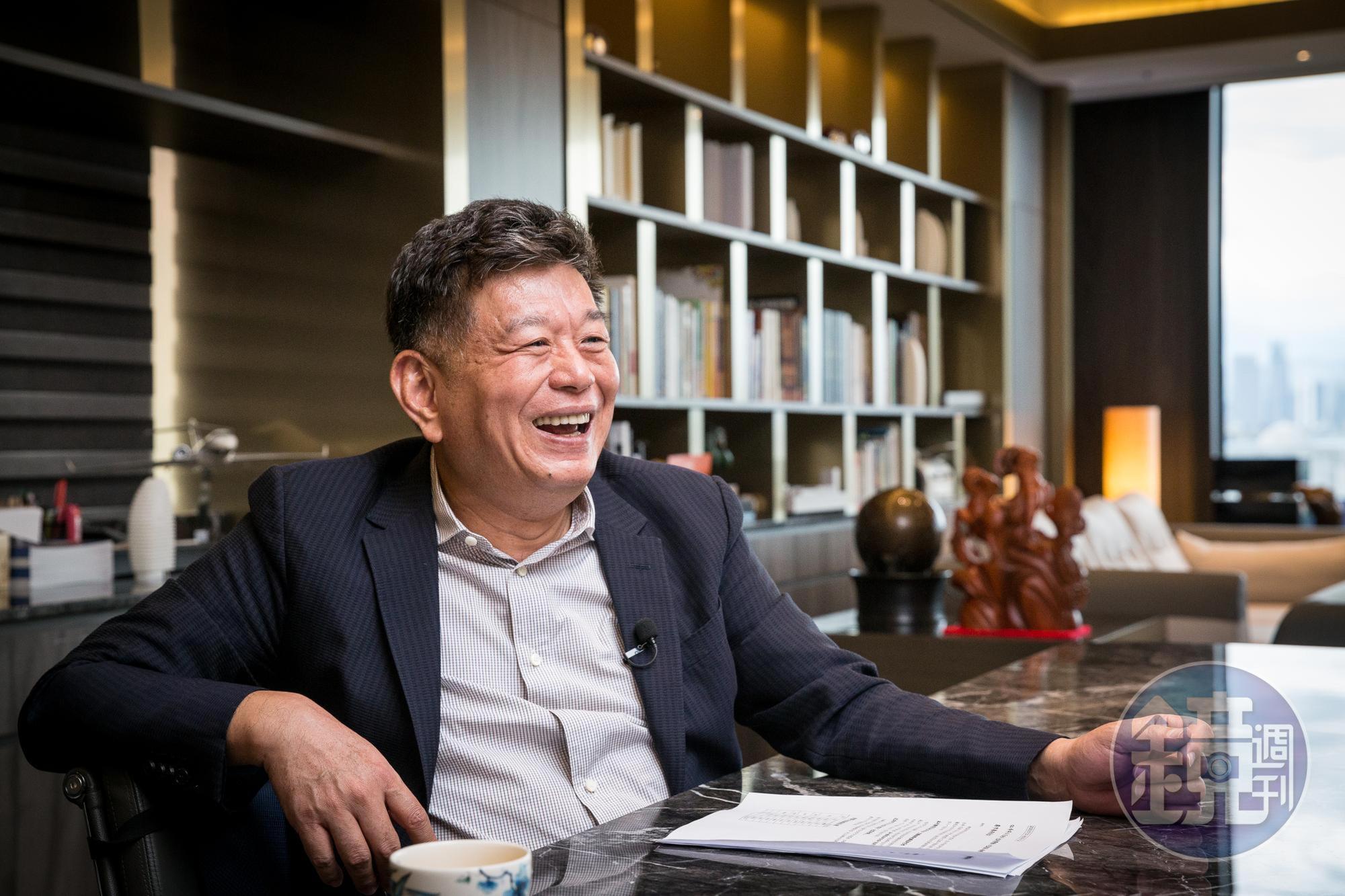 興富發產品能貼近消費者需求，因為鄭欽天年輕時曾任職房地產市調員和代銷。