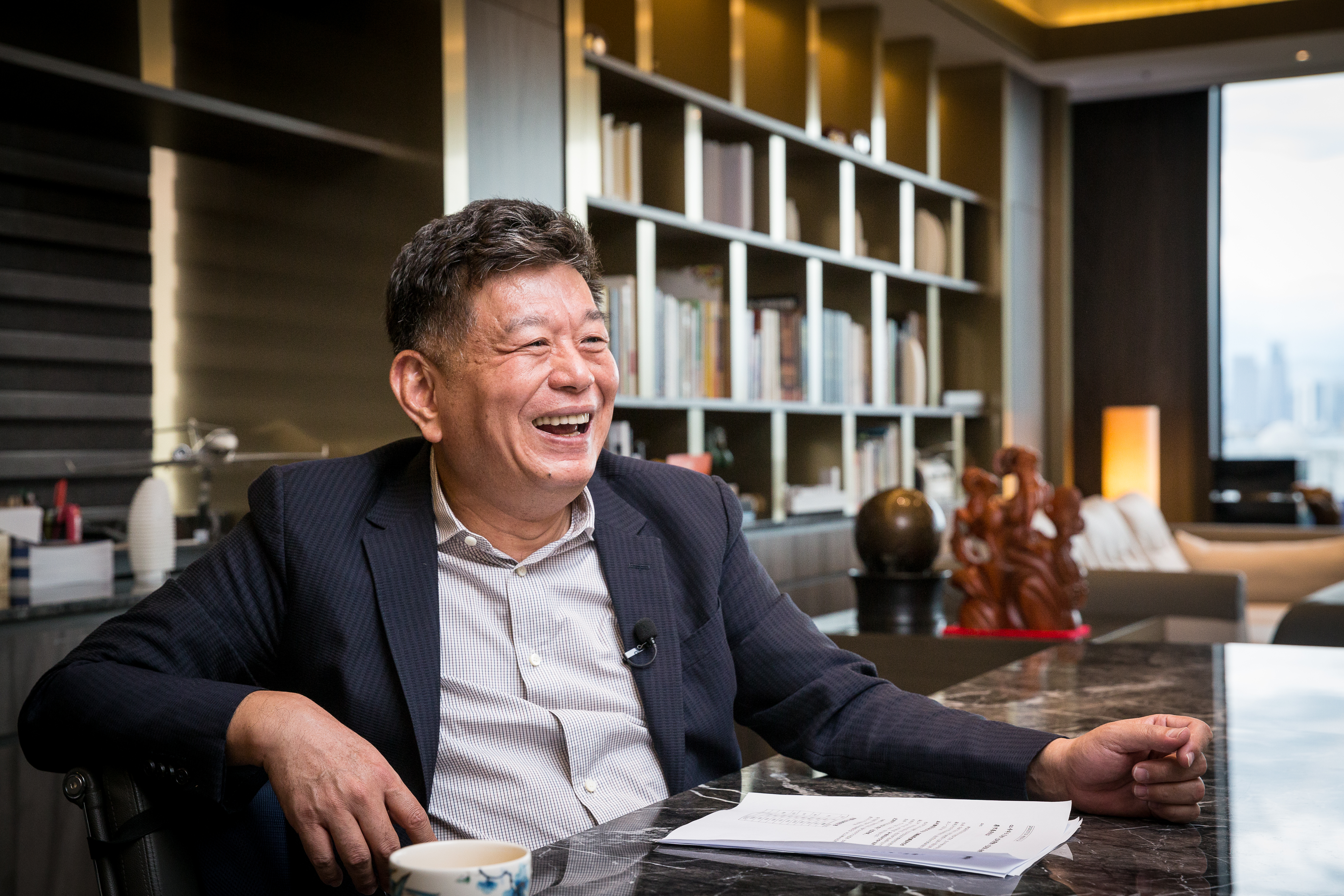 興富發產品能貼近消費者需求，因為鄭欽天年輕時曾任職房地產市調員和代銷。