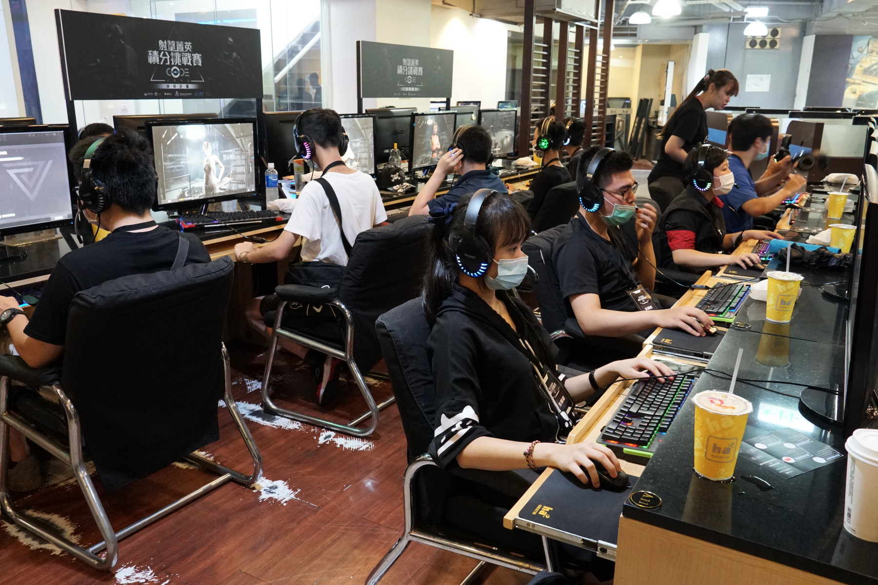 網銀國際舉行「射擊菁英積分挑戰賽」，邀請玩家體驗即將上市的台灣自製射擊遊戲《CODE2040》。