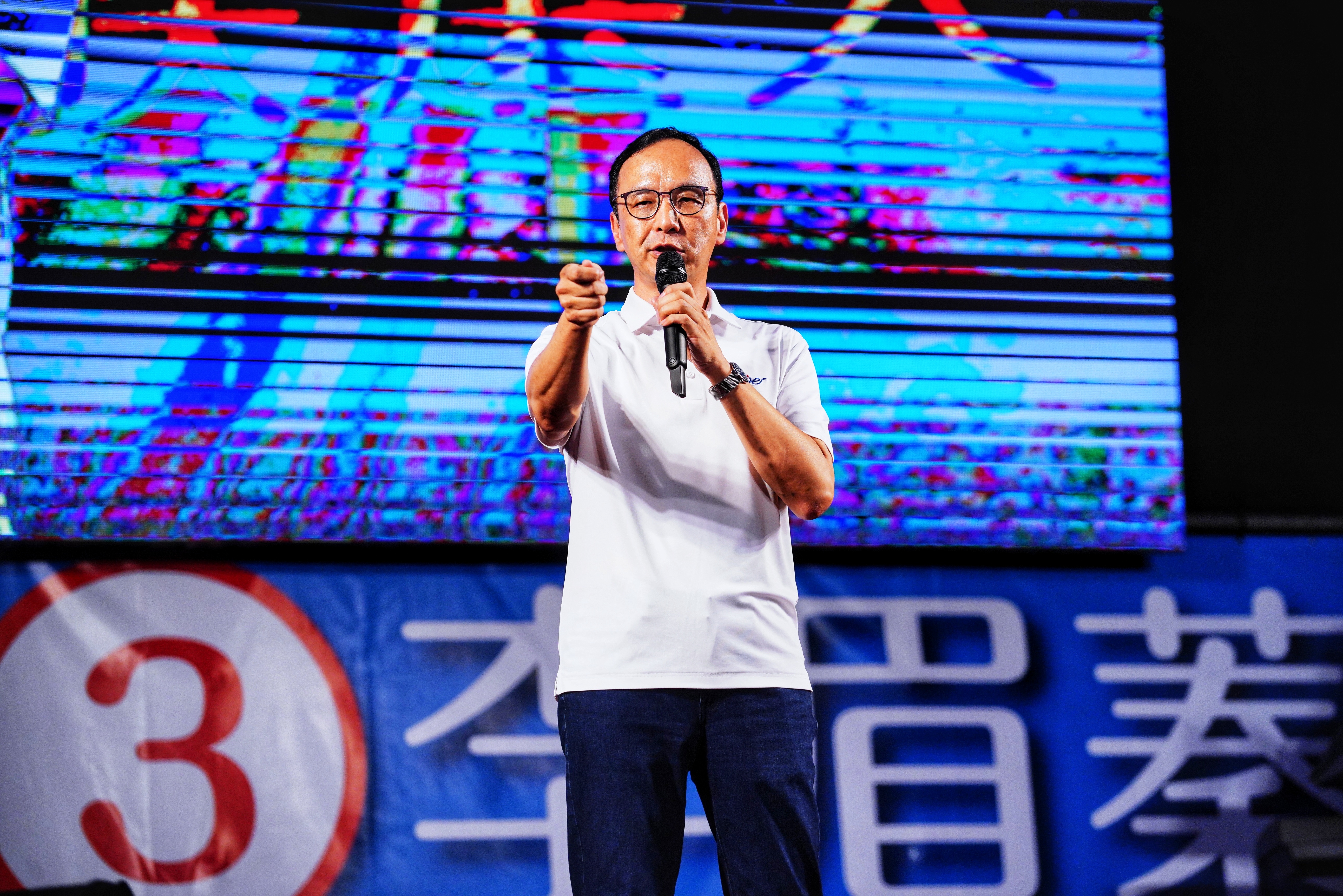 前國民黨主席朱立倫多次強調李眉蓁勇於面對12年的錯誤。