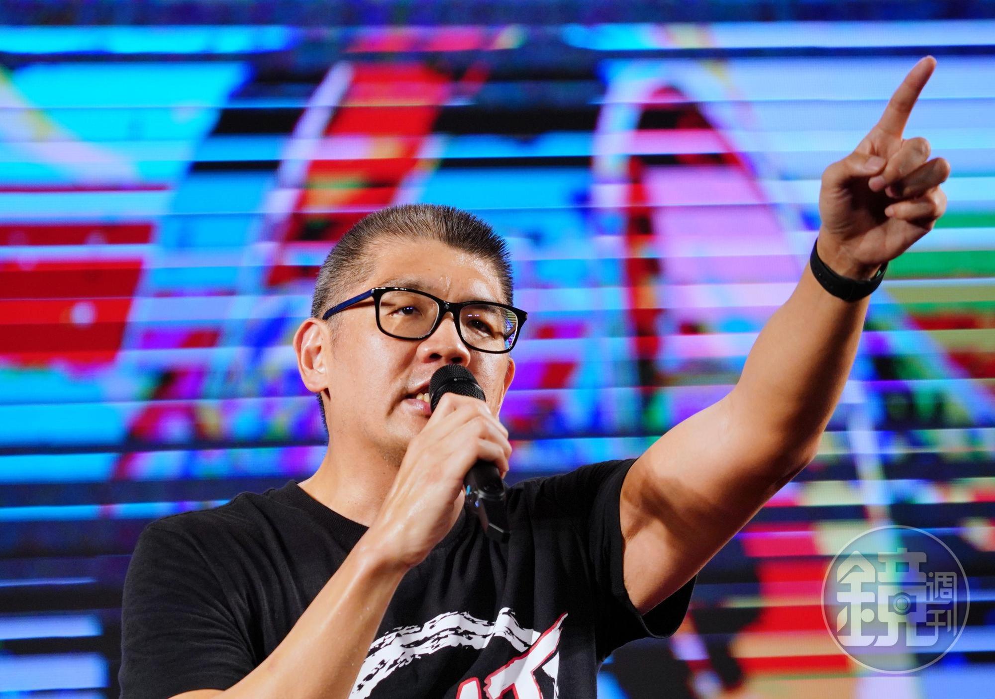 連勝文談及日前遇到韓國瑜，聽韓說起在高雄執政時如何鋪平馬路和清除下水道的淤積，質疑民進黨這些年錢用在哪裡？