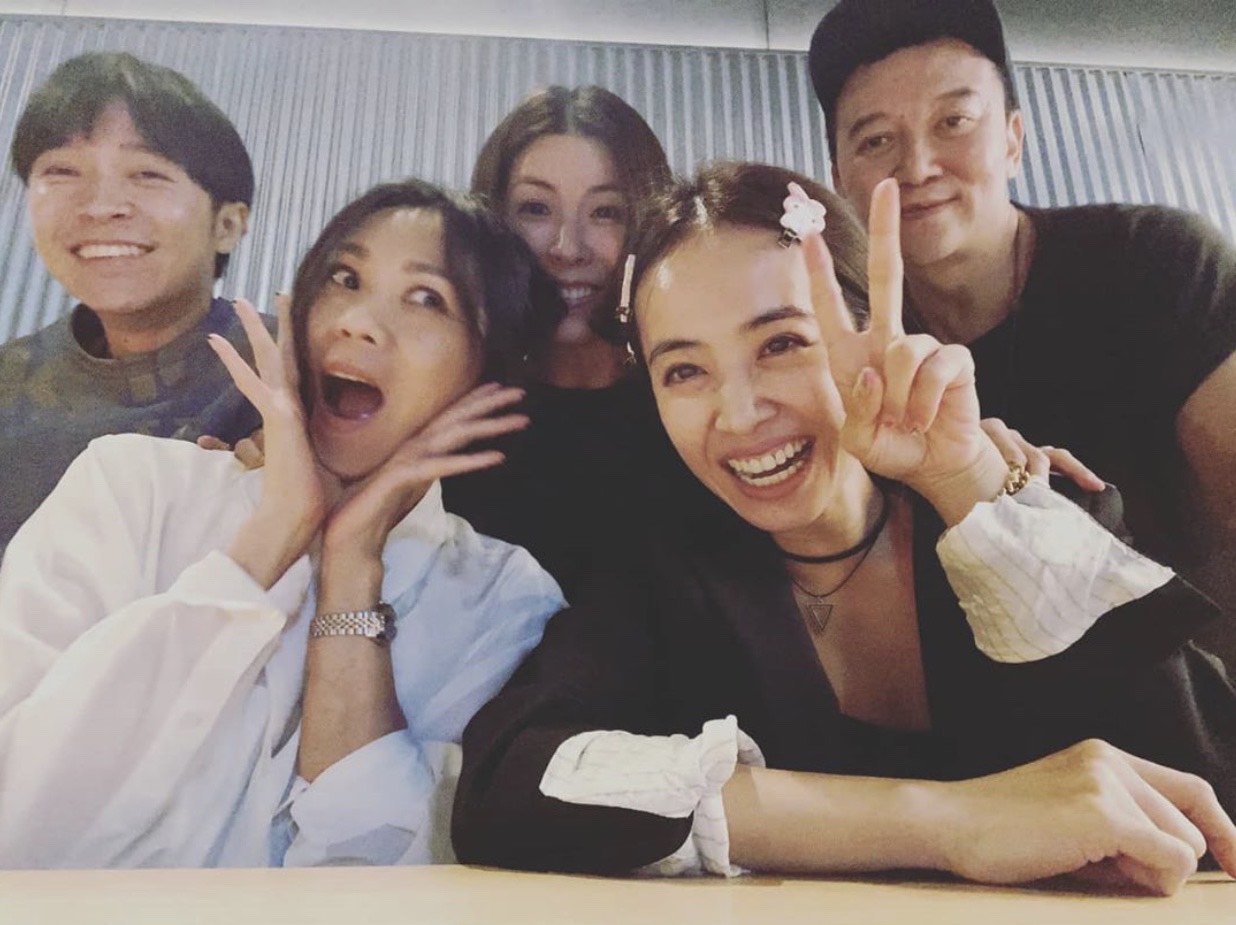 吳青峰、蔡依林、蔡健雅與許茹芸的聚會，被形容是「神仙聚會」。（翻攝自吳青峰IG）