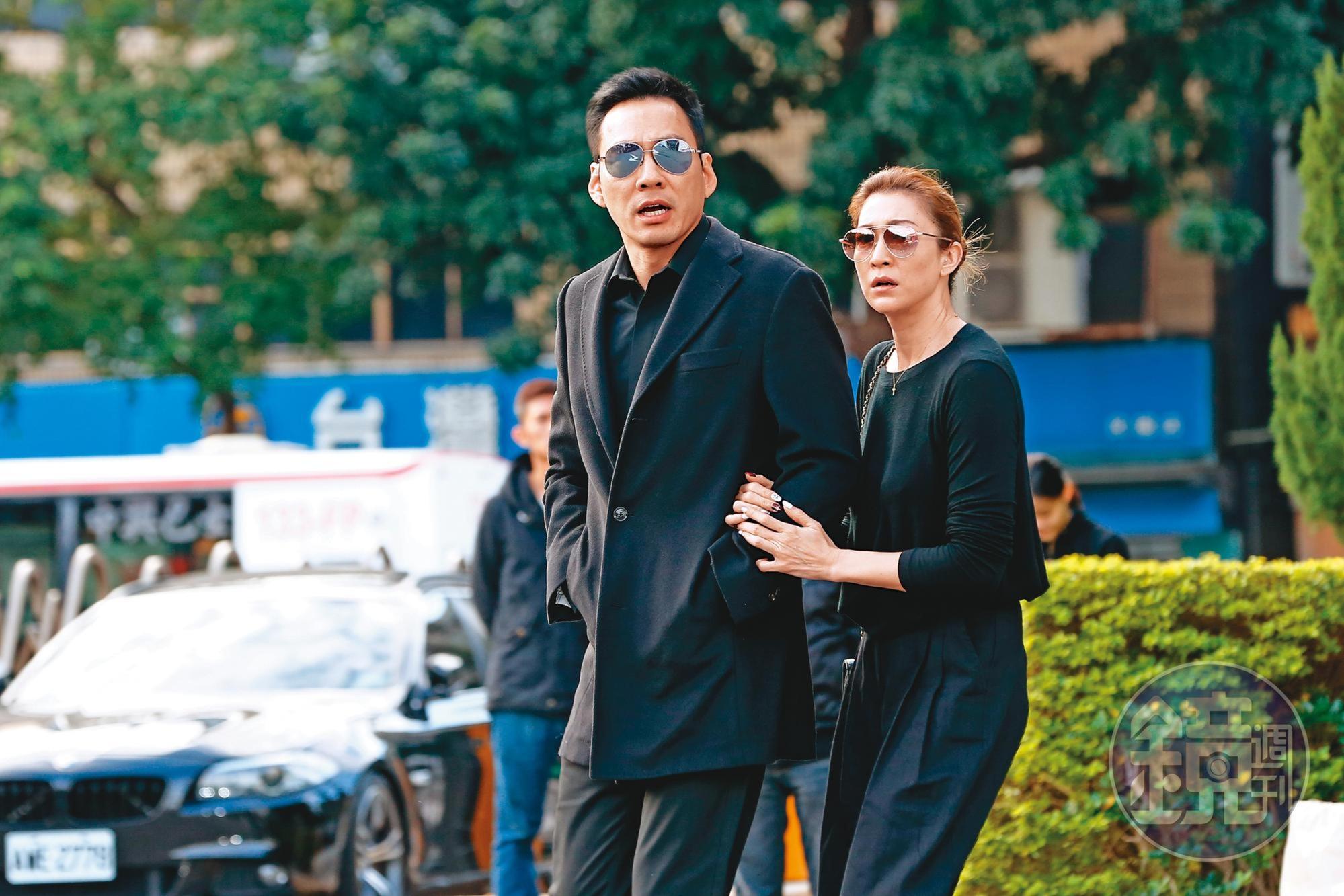 艾力克斯和李詠嫻是演藝圈中的模範夫妻代表,兩人育有1子1女,都就讀國際學校,近日卻為兒子求學問題傷腦筋。