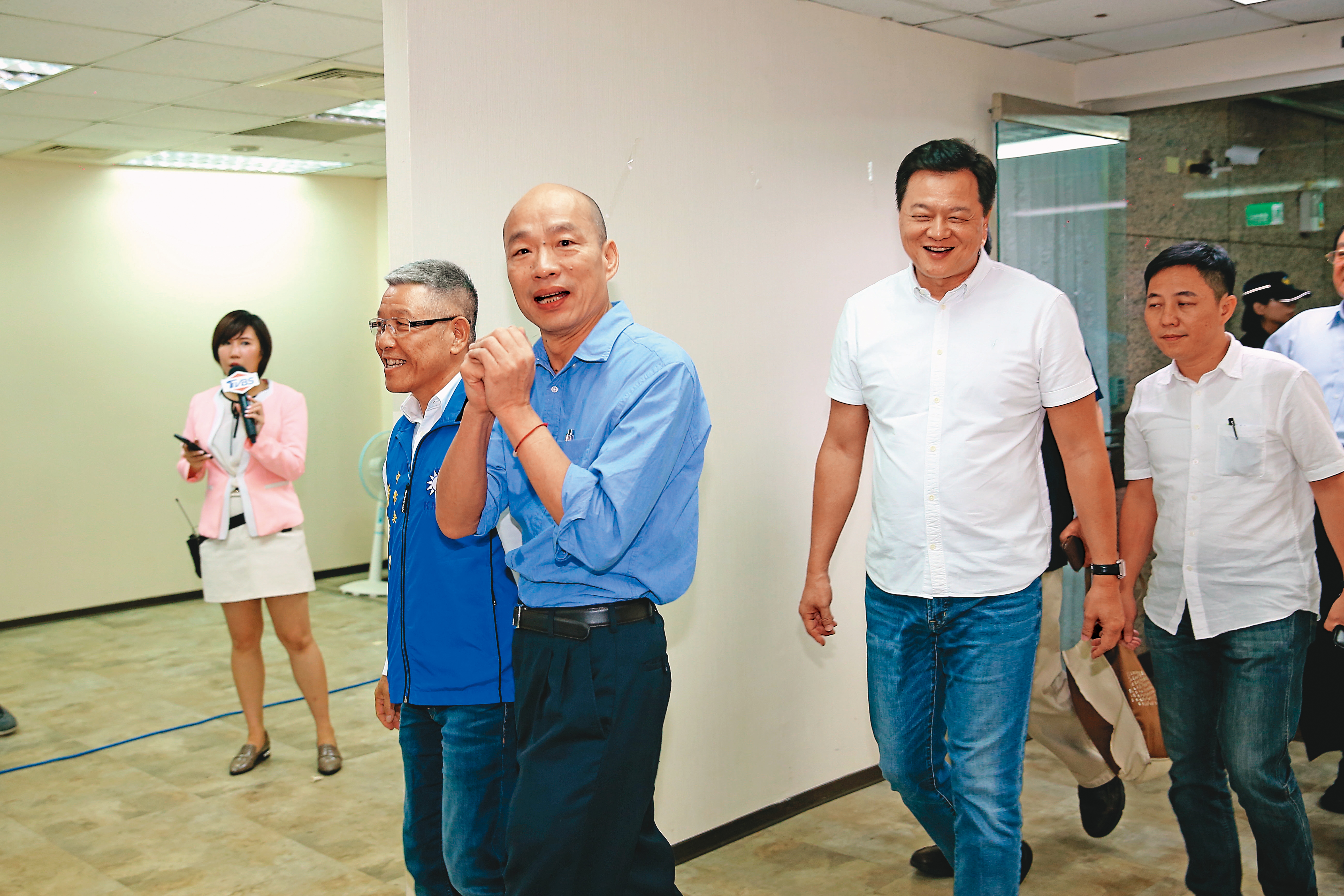 罷韓過後，韓國瑜下一步動向未明，反倒給了挺韓大將周錫瑋運作空間，近日積極爭取韓粉支持。