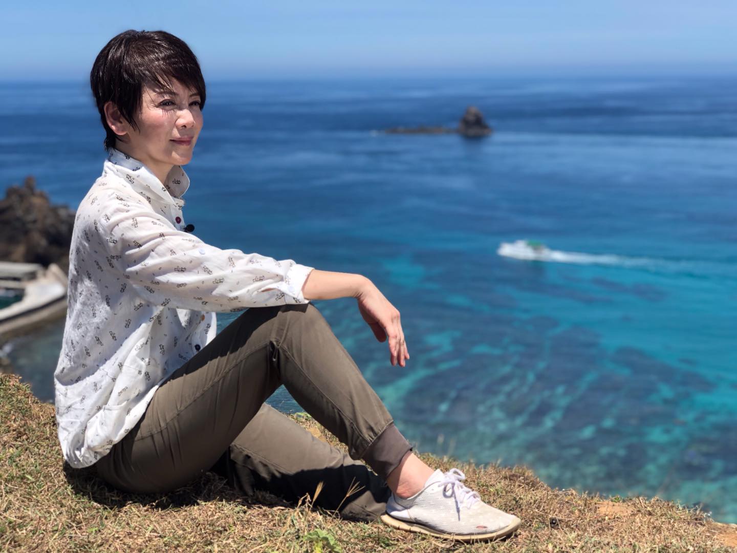 主播陳雅琳日前在澎湖出外景，當時就有視力模糊的情況，但她依舊繼續工作行程。（翻攝自陳雅琳臉書）