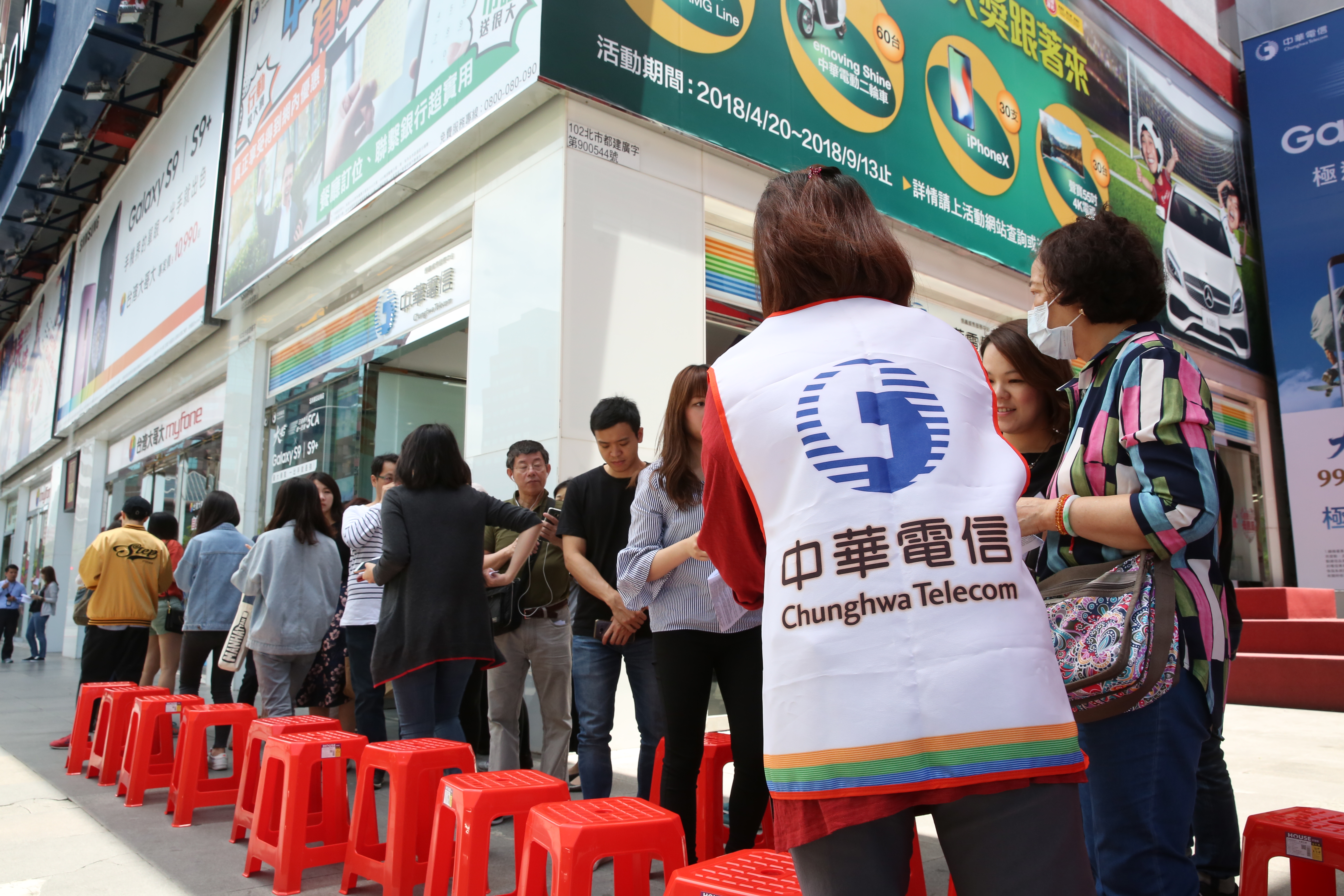 中華電信董事長謝繼茂預告，預估2年後才會爆發5G低價搶客戲碼。 