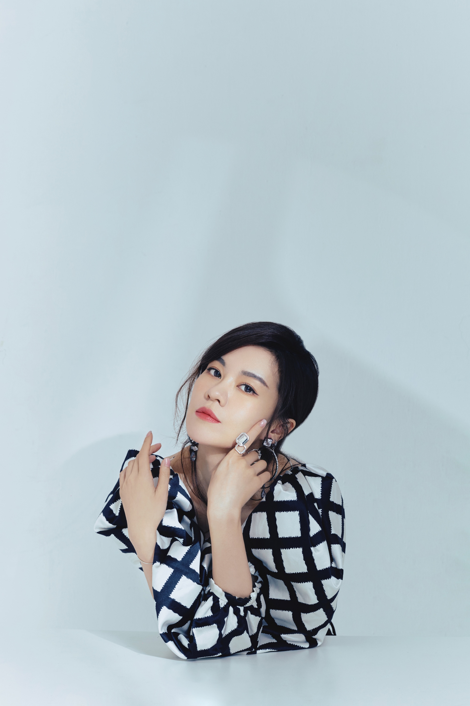 《乘風破浪的姐姐》第三次公演中，郁可唯所屬的「人美路子野」組取得團舞第一、總榜第二的好成績。（華研國際提供）
