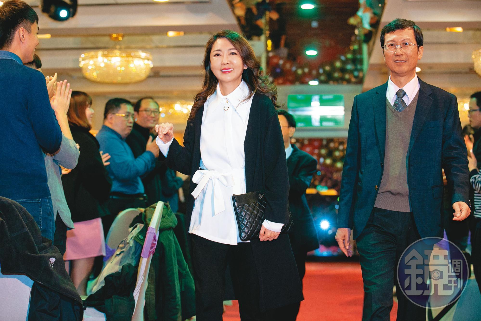 王瑞瑜(右)是王永慶三房女兒,為王永慶海外資產信託的5人小組成員。