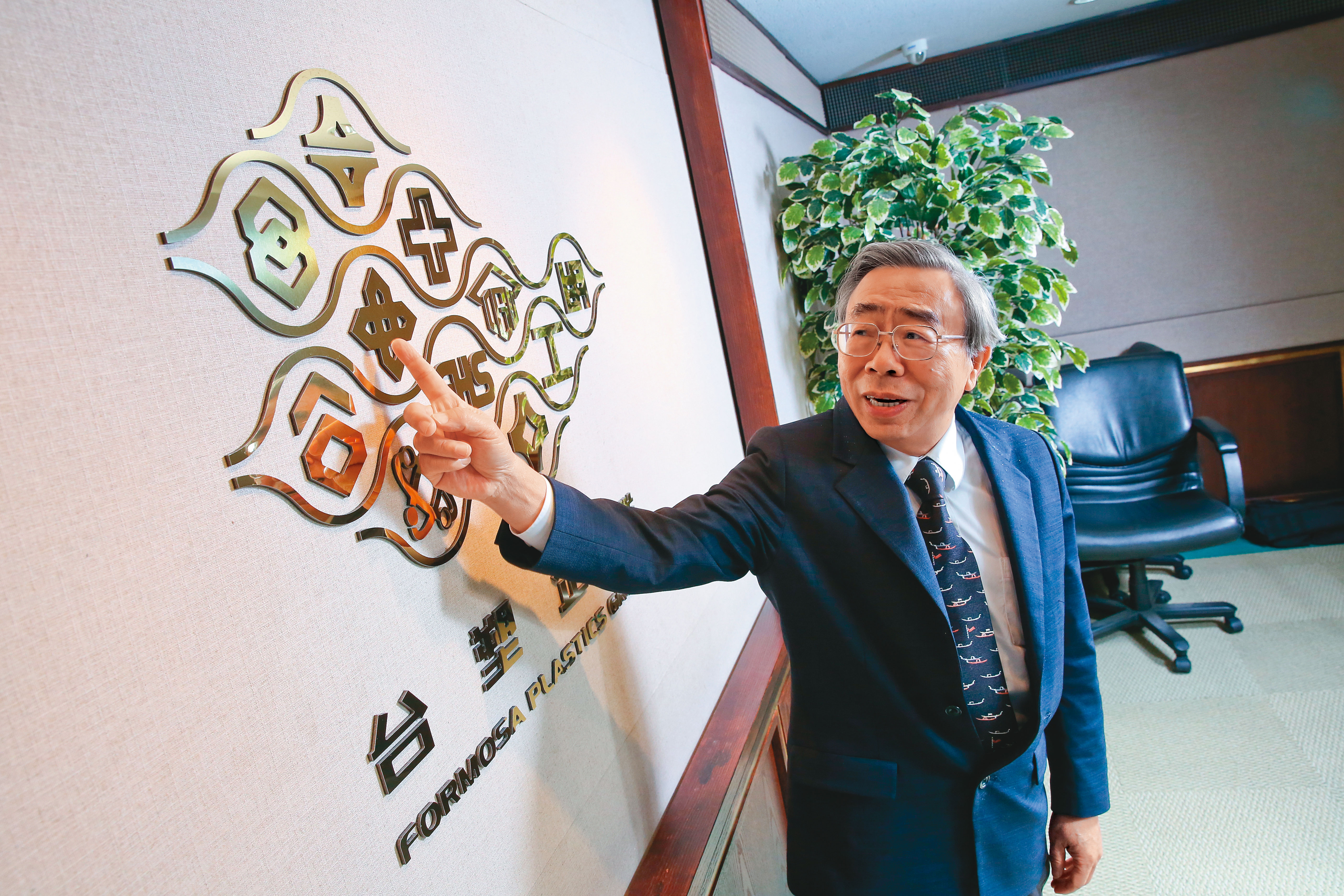 台塑總裁王文淵（圖）掌管集團千億資產，他向檢調宣稱，父親王永在及伯父王永慶有「富不過三代」觀念，才將財產信託以利企業永續發展。