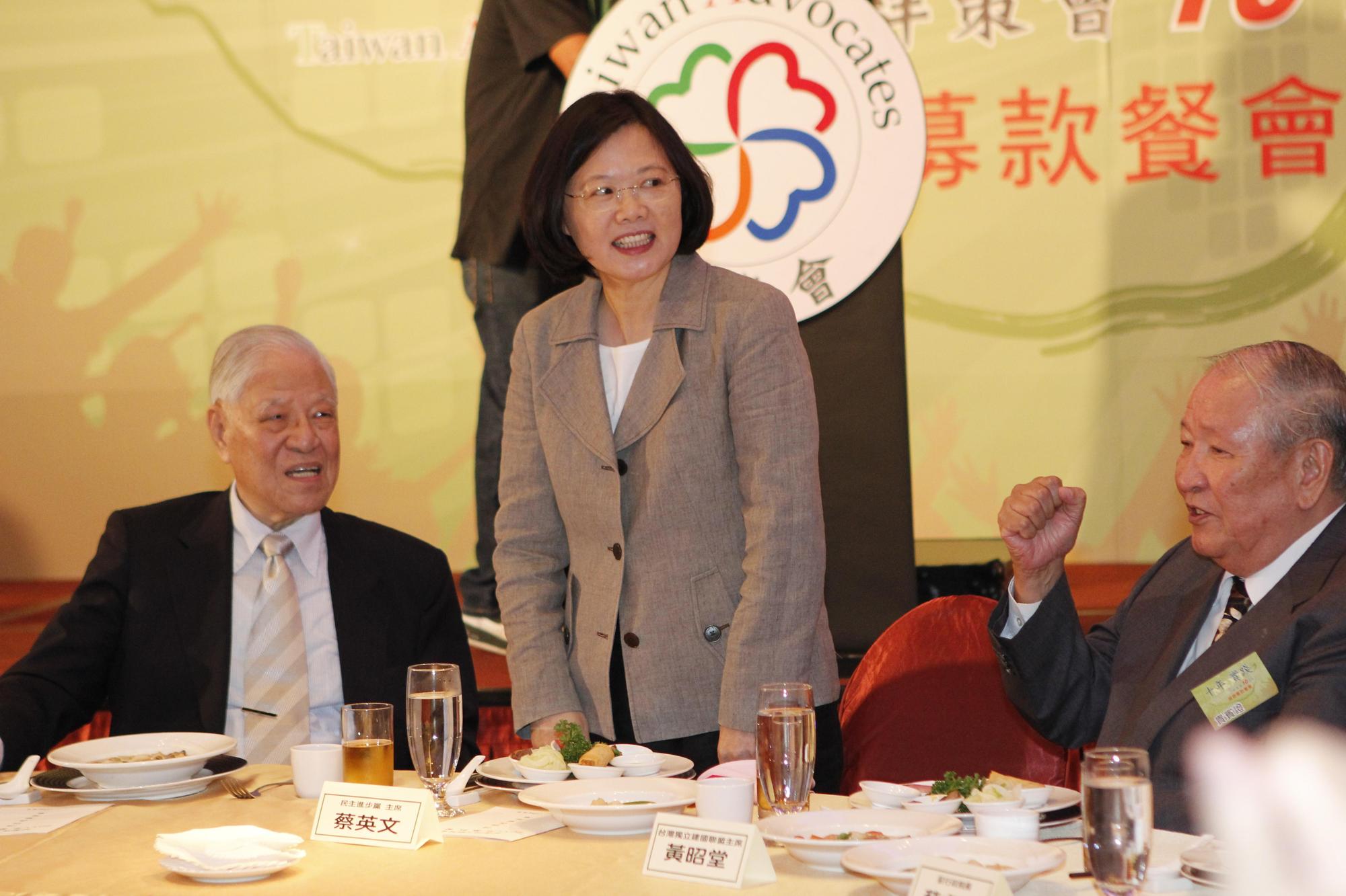 傳總統蔡英文與副總統賴清德今將前往台北榮民總探視李登輝。(李登輝基金會提供)