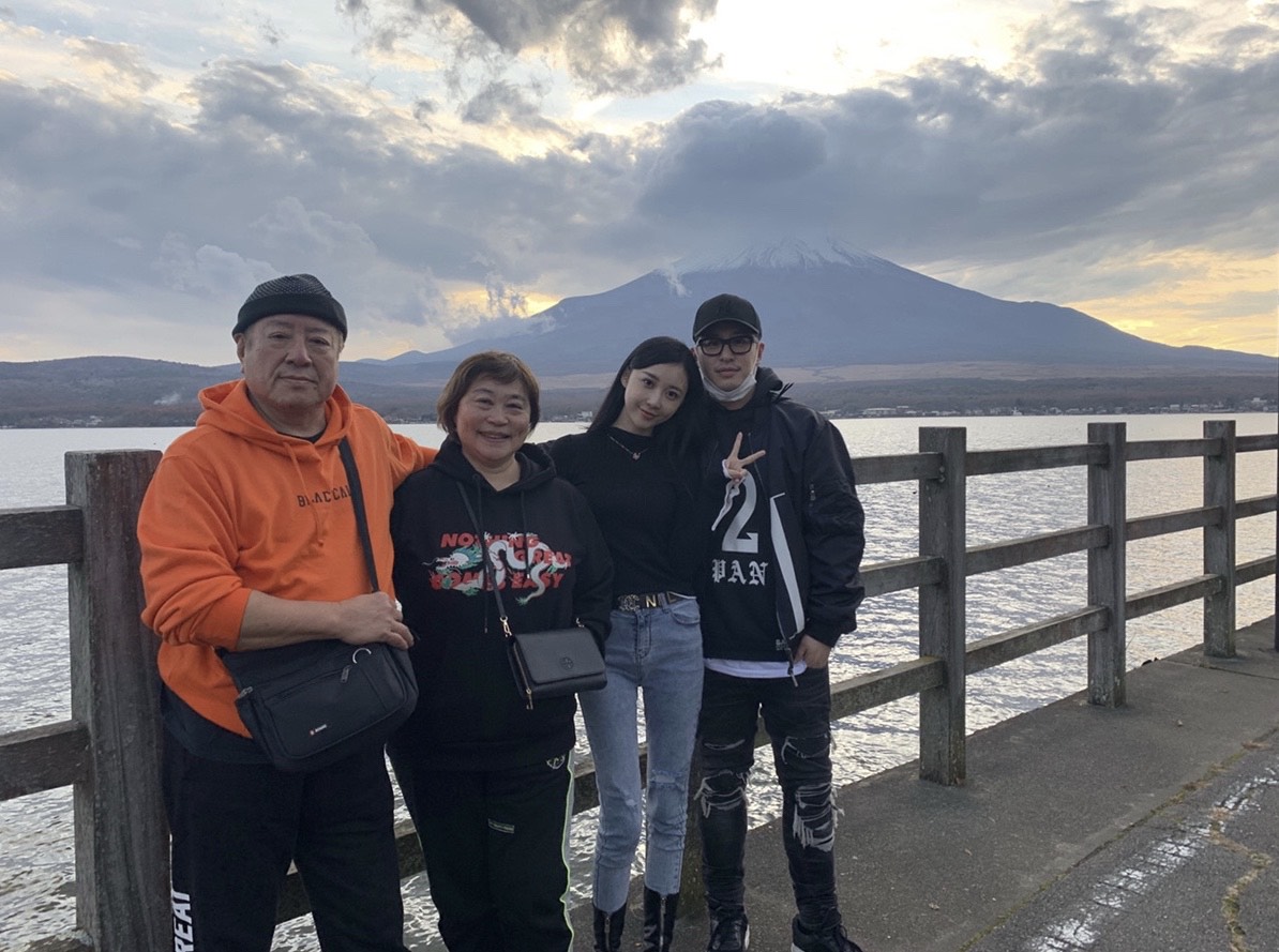 潘瑋柏娶回大陸「最美空姐」Luna宣云。（圖／翻攝自潘瑋柏微博）