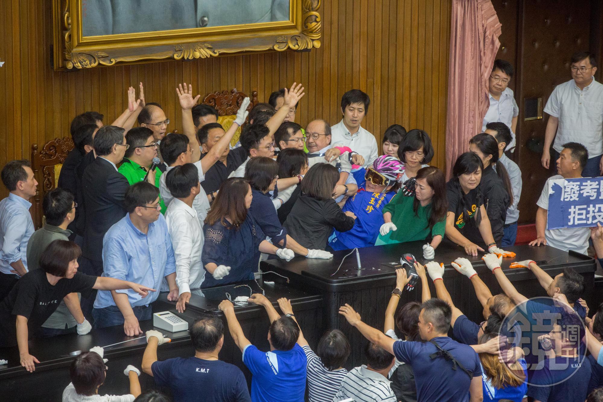 林志嘉曾交代相關單位彙整所有修復的項目及金額後,再一併彙整向國民黨團求償。
