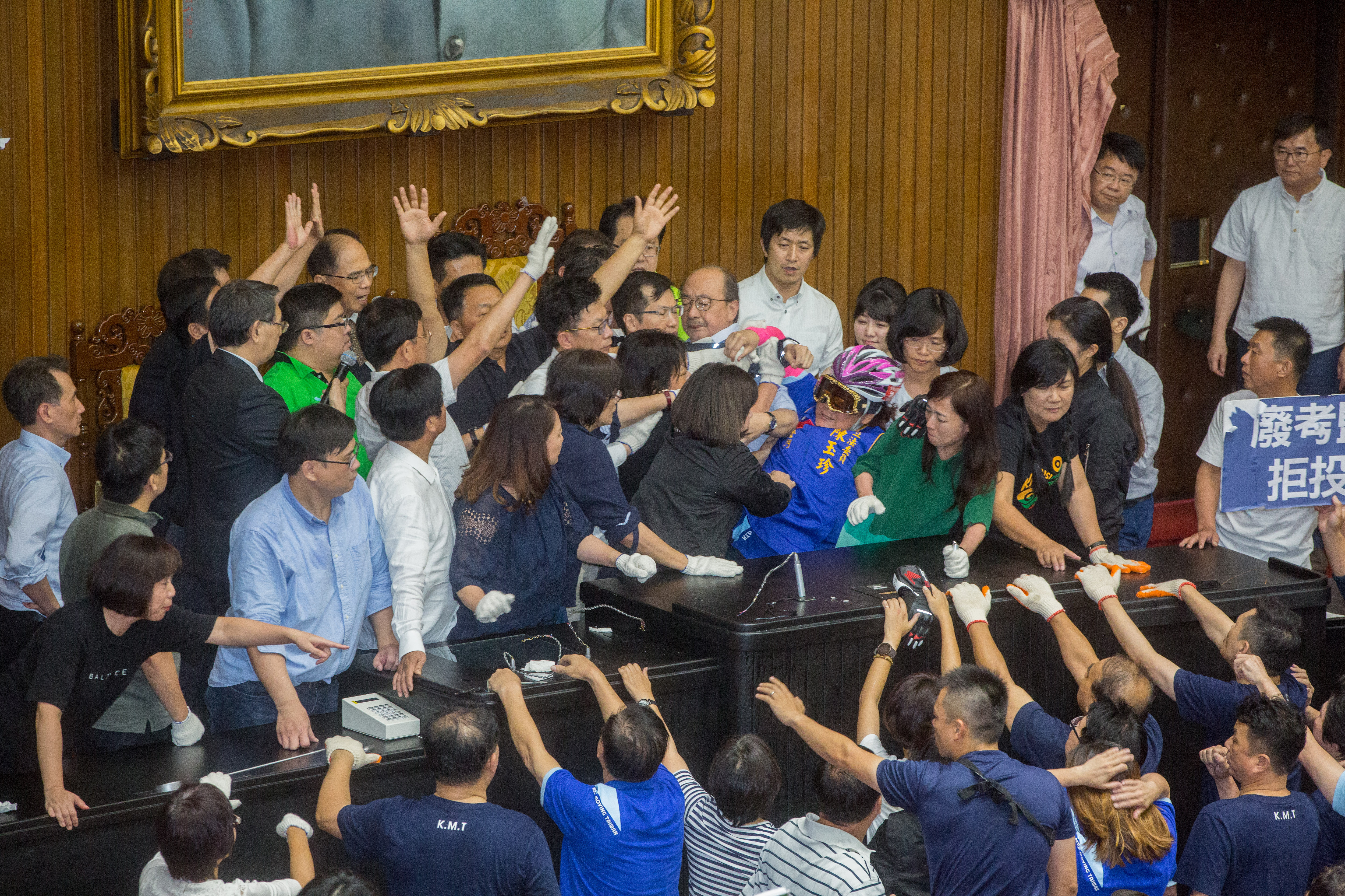 林志嘉曾交代相關單位彙整所有修復的項目及金額後，再一併彙整向國民黨團求償。