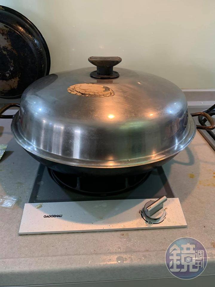 蓋上鍋蓋燜煮20分鐘。
