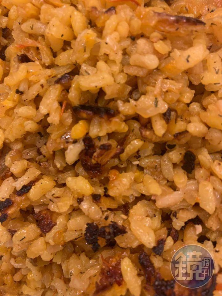 焦香的鍋巴十分美味。