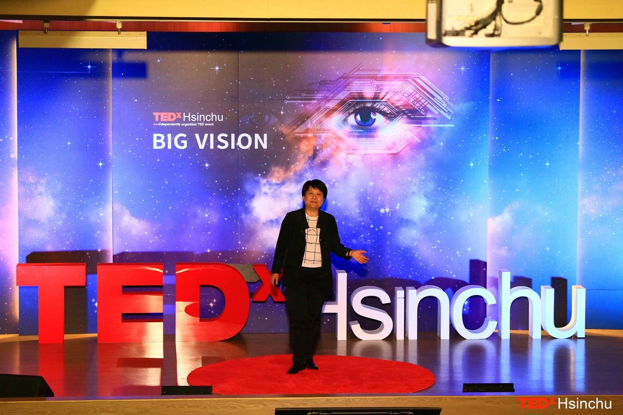 謝詠芬從不吝嗇分享，她會到大專院校和年輕學子座談，演講內容被翻譯收錄在TED Talks。（翻攝自網路）