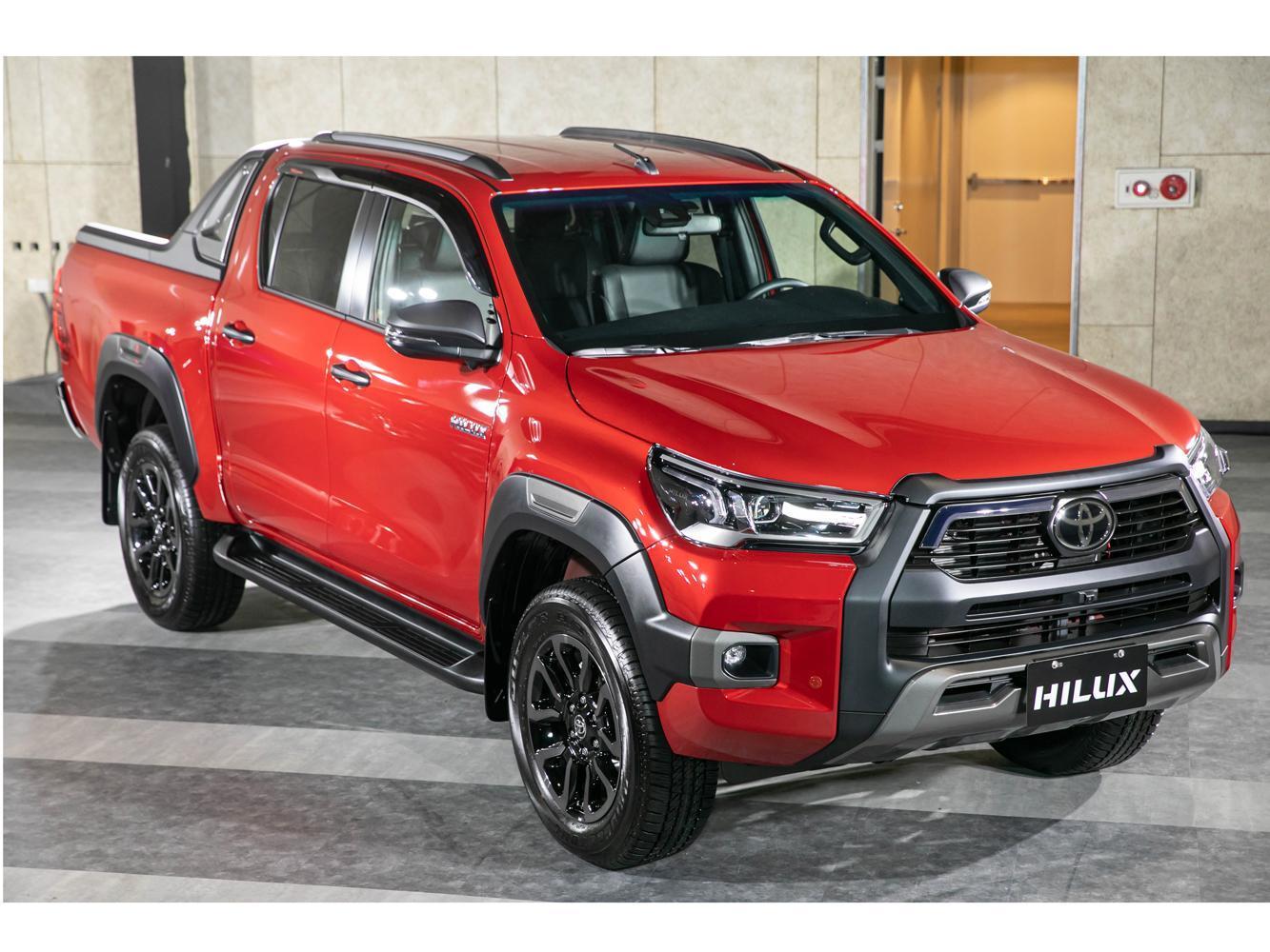 全新HILUX外觀內裝全面進化，打造更結實有力的車身線條，充滿越野氣息。