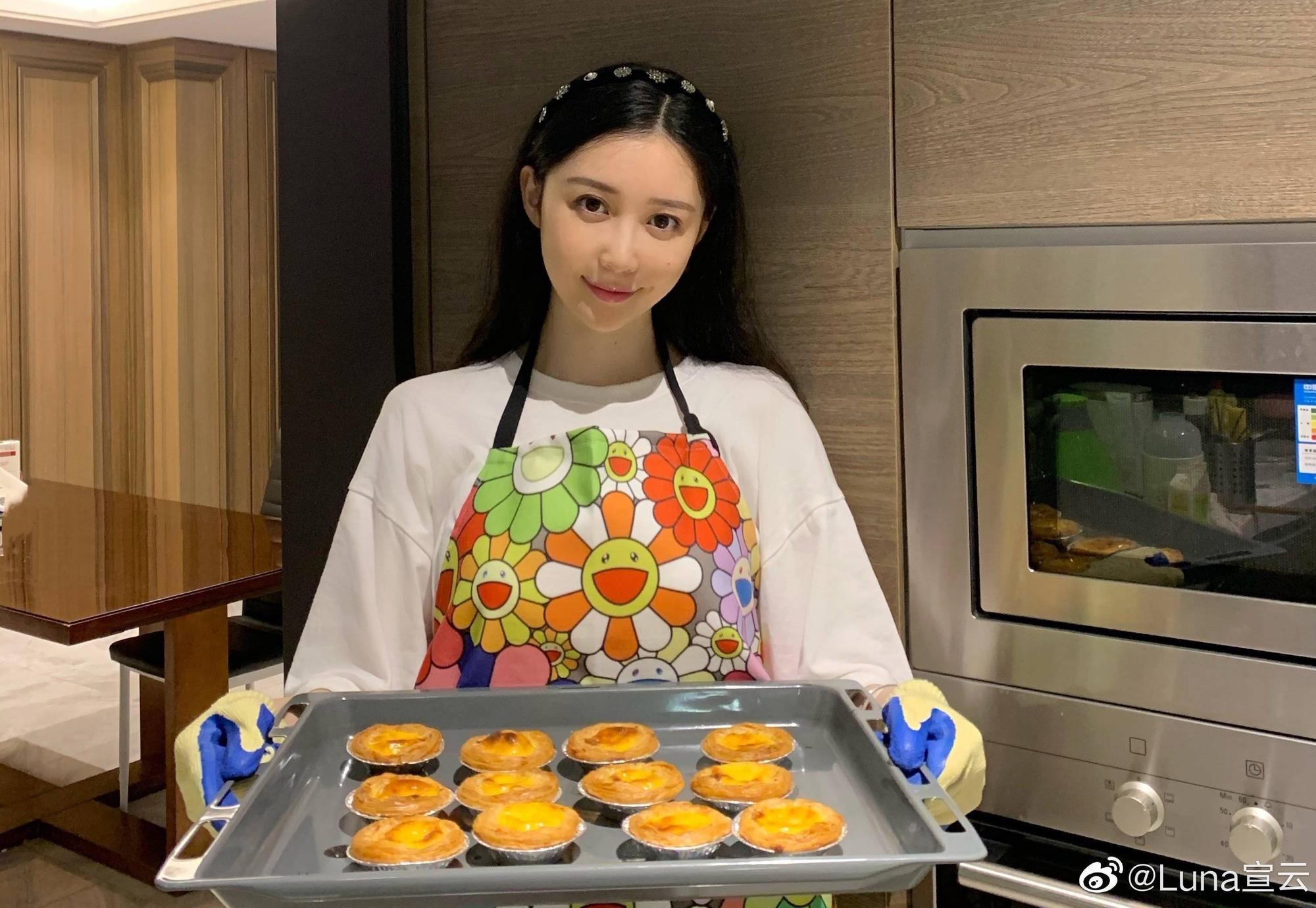 Luna常在微博分享下廚照片,看來很愛親自料理美食。(翻攝Luna宣云微博)