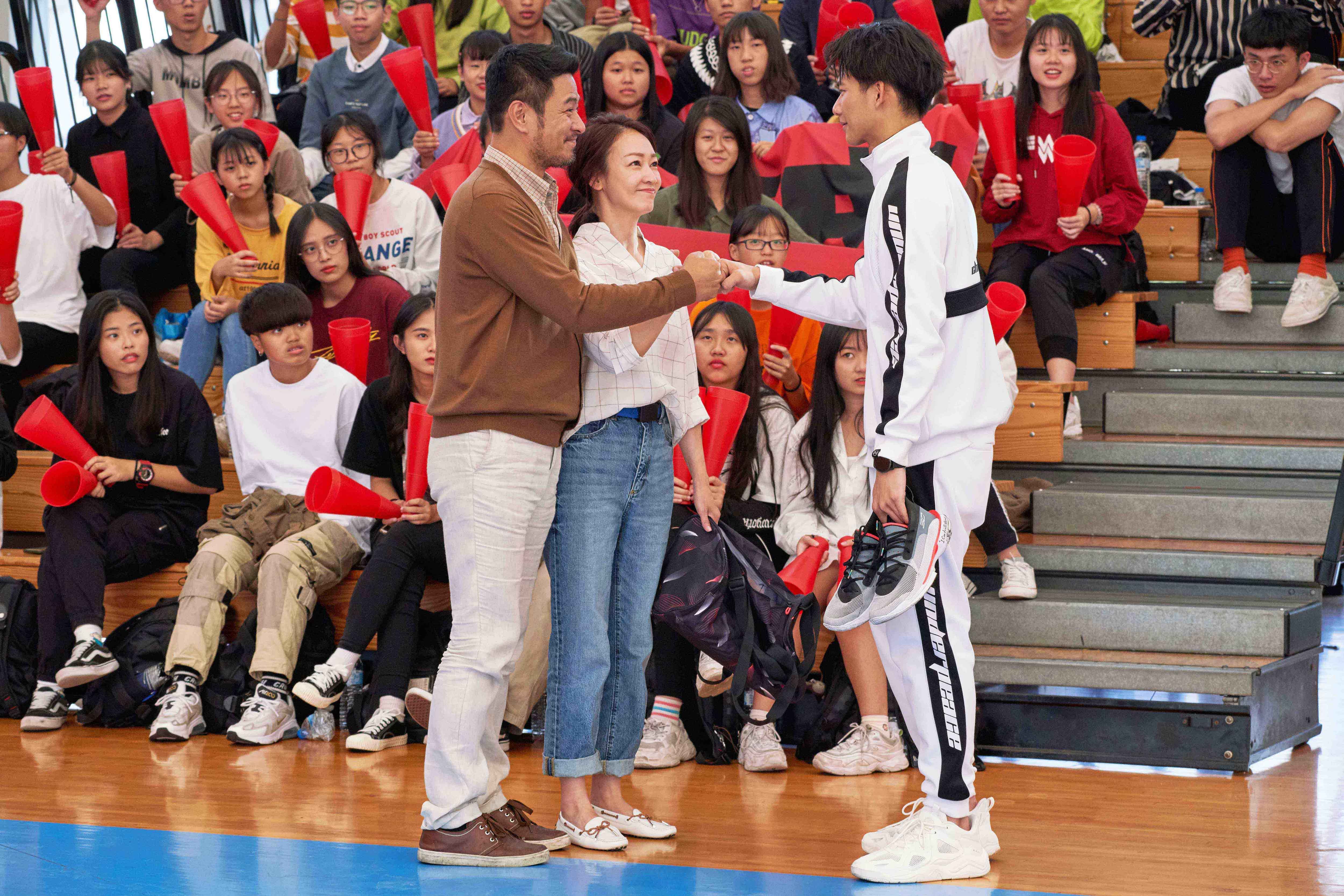 吳念軒在《違反校規的跳投》飾演的張健一終於獲得父母的支持，得以繼續追求籃球夢想。（七十六号原子提供）