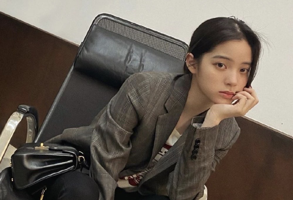 歐陽娜娜人紅是非多，被懷疑整容。（圖／翻攝自歐陽娜娜微博）