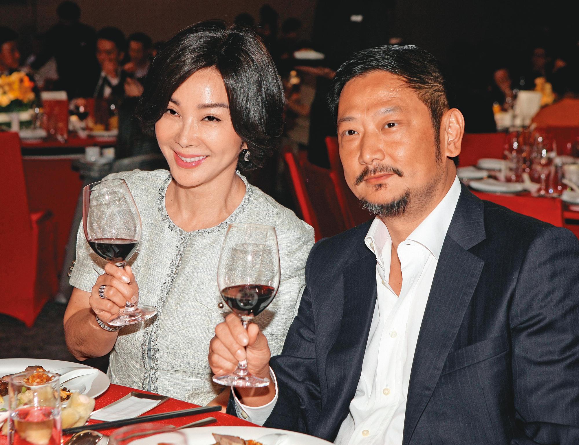 陳美鳳和前夫David(右)因離婚官司纏訟4年。(東方IC)