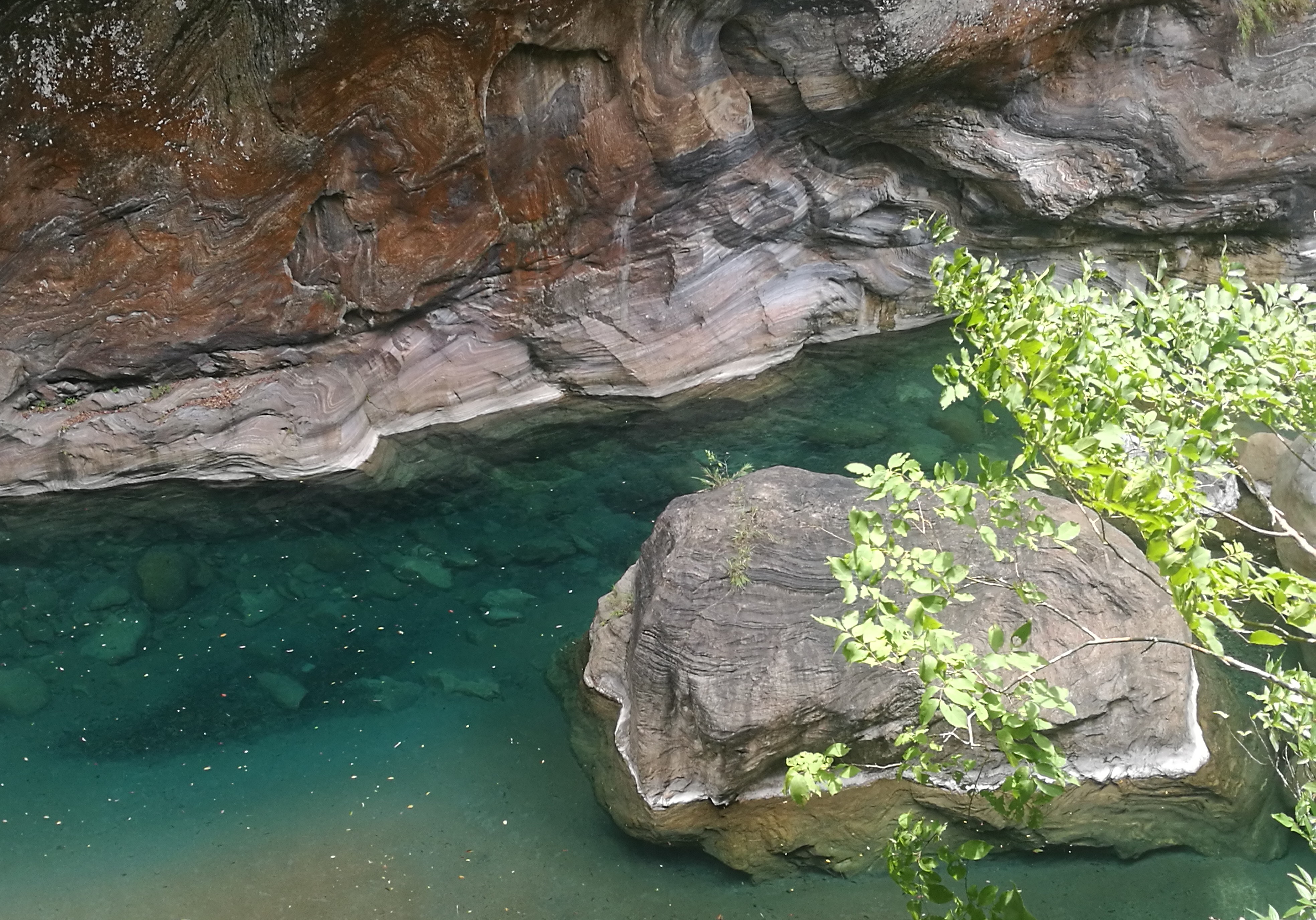 全長約4.1公里的「砂卡礑步道」，欣賞重點即是溪與石。