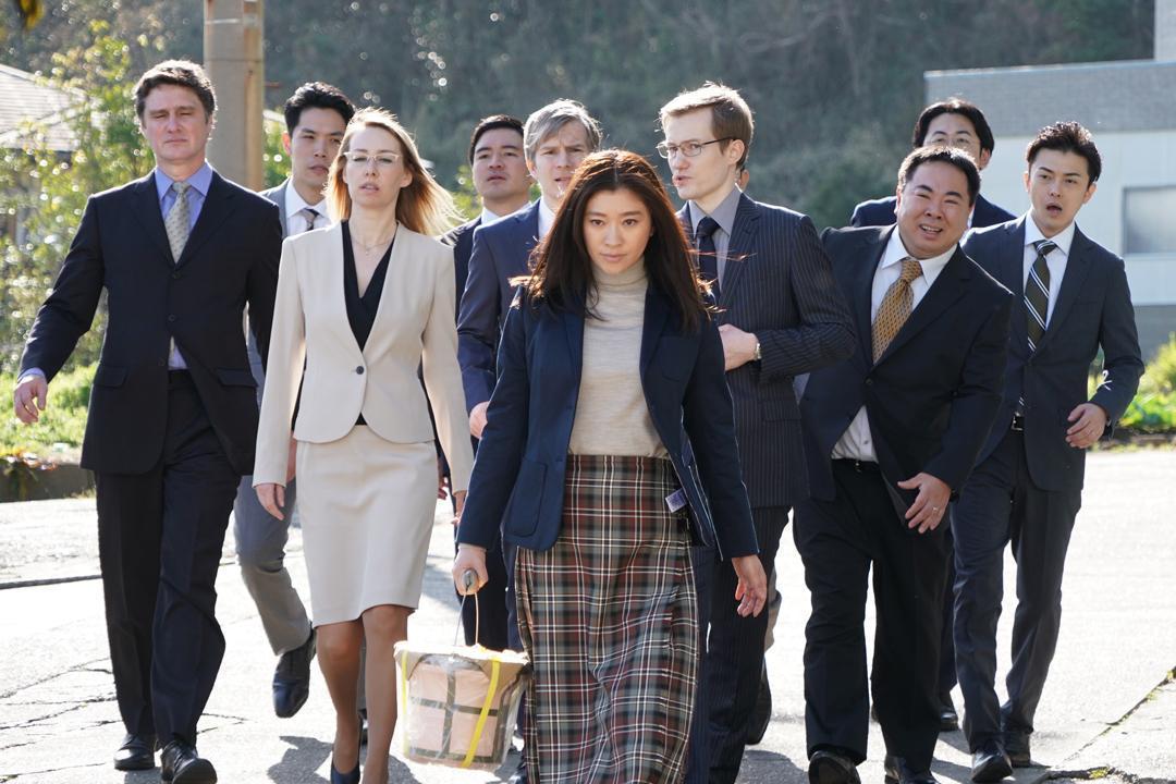 篠原涼子(中)在《派遣女王2》繼續帶領公司走出一次次的危機。(翻攝thetv.jp)