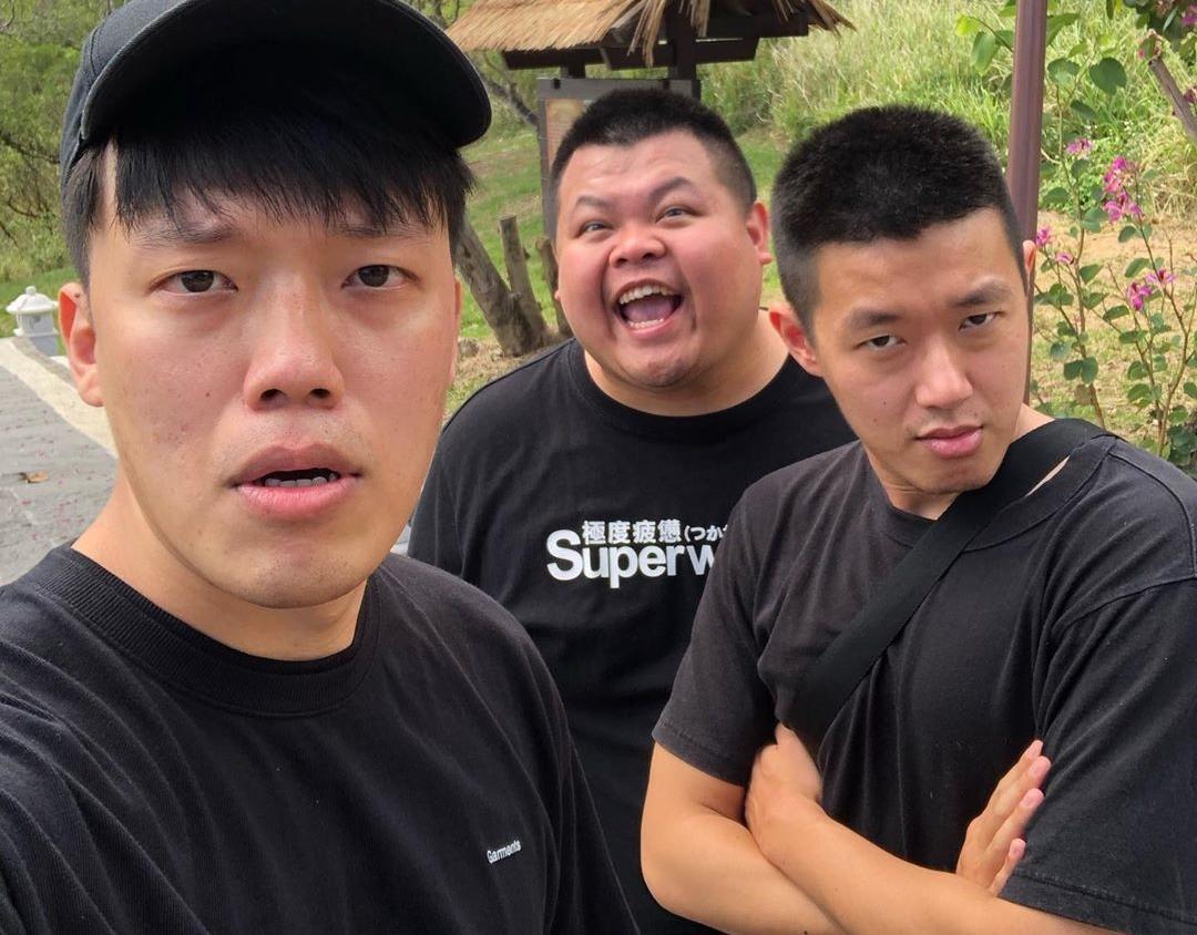 百萬YouTuber團體「狠愛演」宣布，主頻道將停止更新，未來主要成員牛排（右）、胡椒（左）、蛇丸（中）3人也將單飛。（翻攝自狠愛演IG）