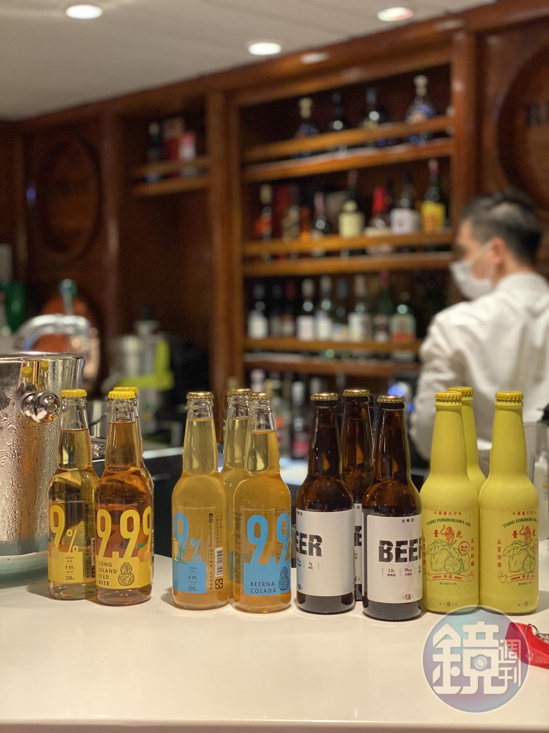 船上的酒吧也引進台灣在地的精釀啤酒品牌,喜歡喝啤酒也有更多選擇。