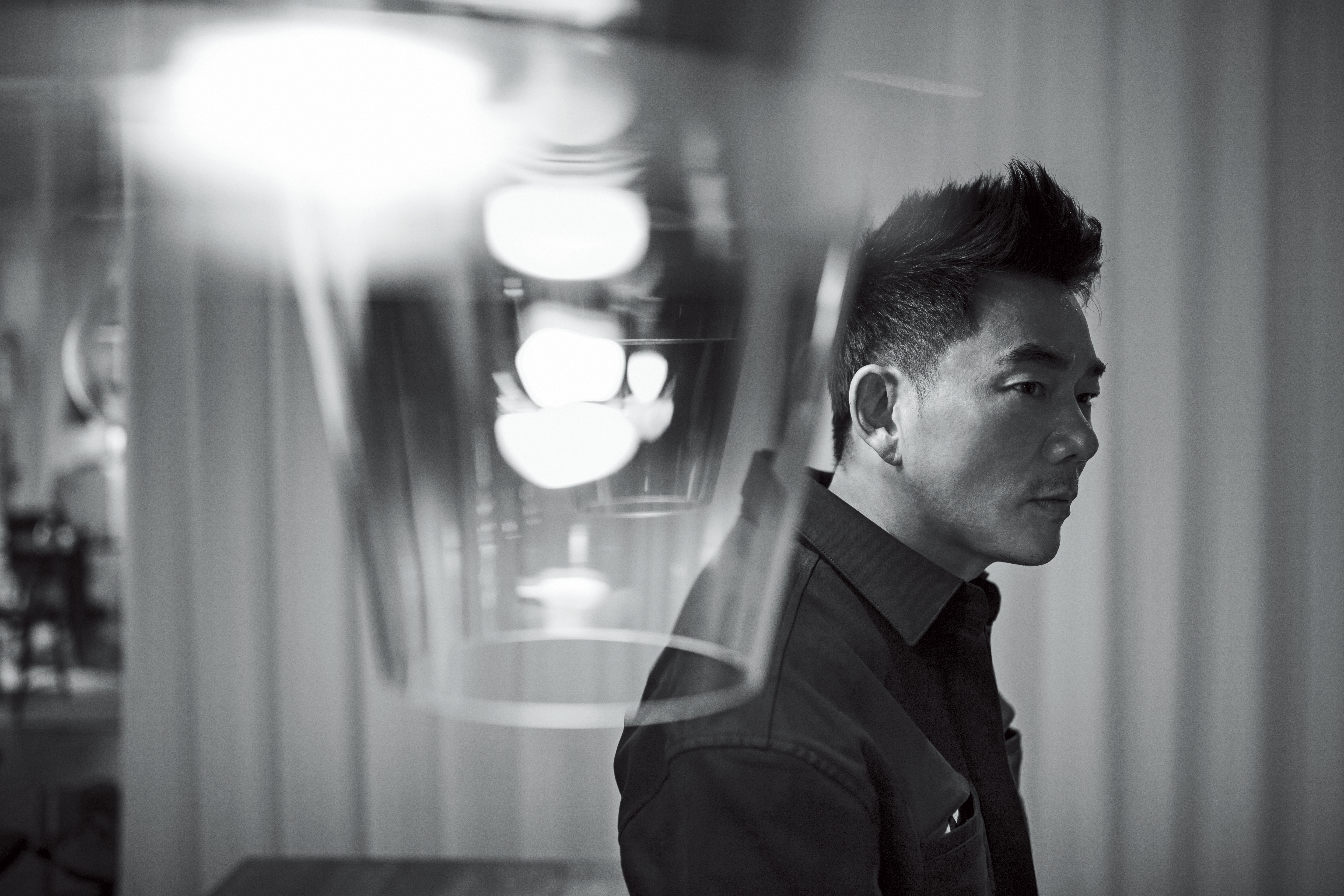 任賢齊的唱片銷量創造了「任賢齊障礙」。後來的歌手遇到盜版，難有此等榮光。